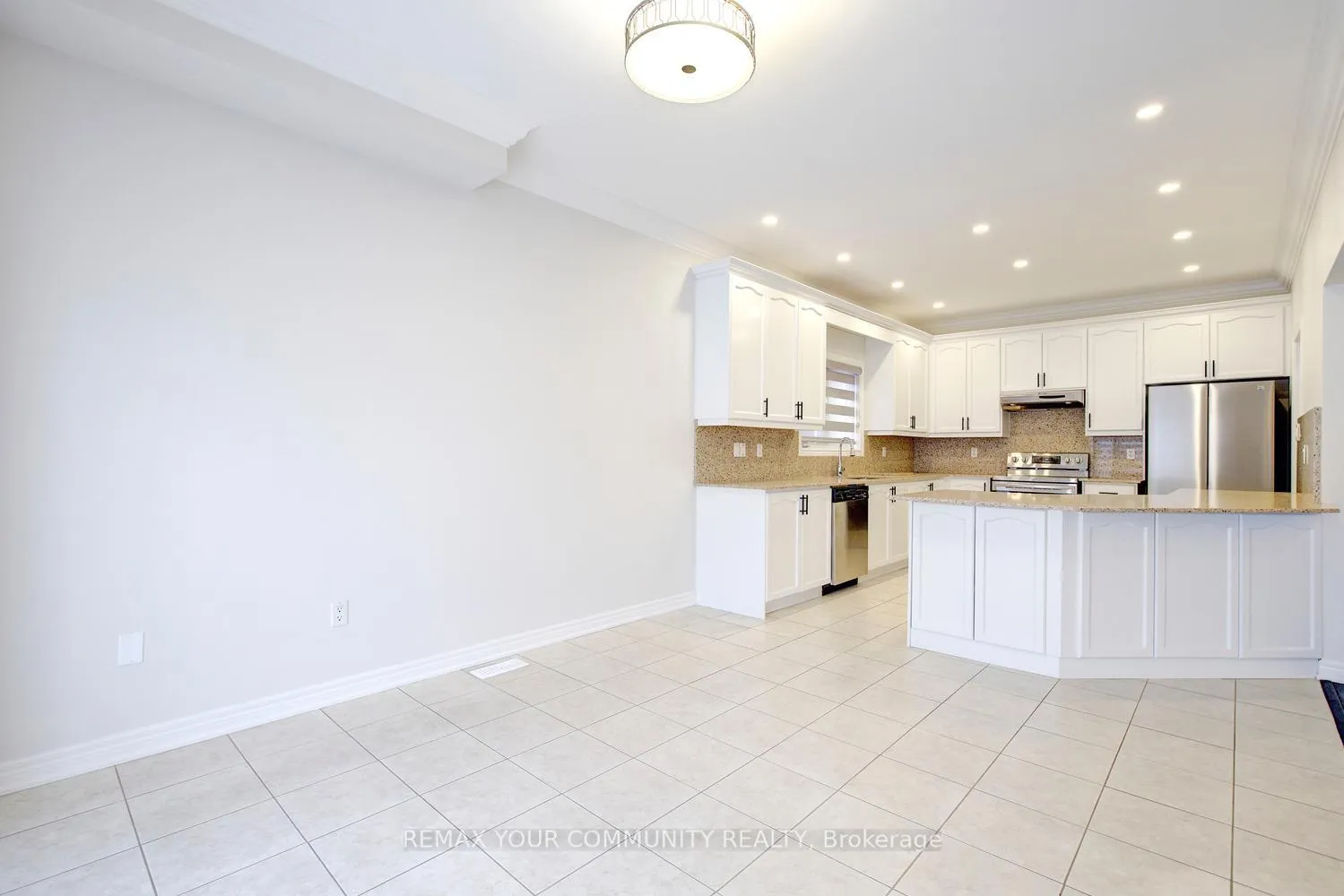 Photo 19 of 112 Golden Forest Road, Vaughan, Patterson — HOMEH