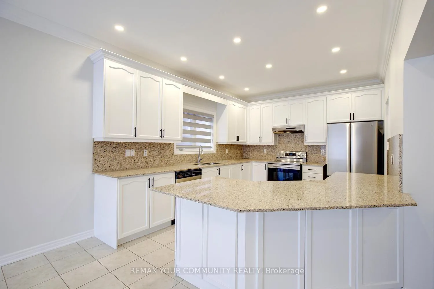 Photo 20 of 112 Golden Forest Road, Vaughan, Patterson — HOMEH