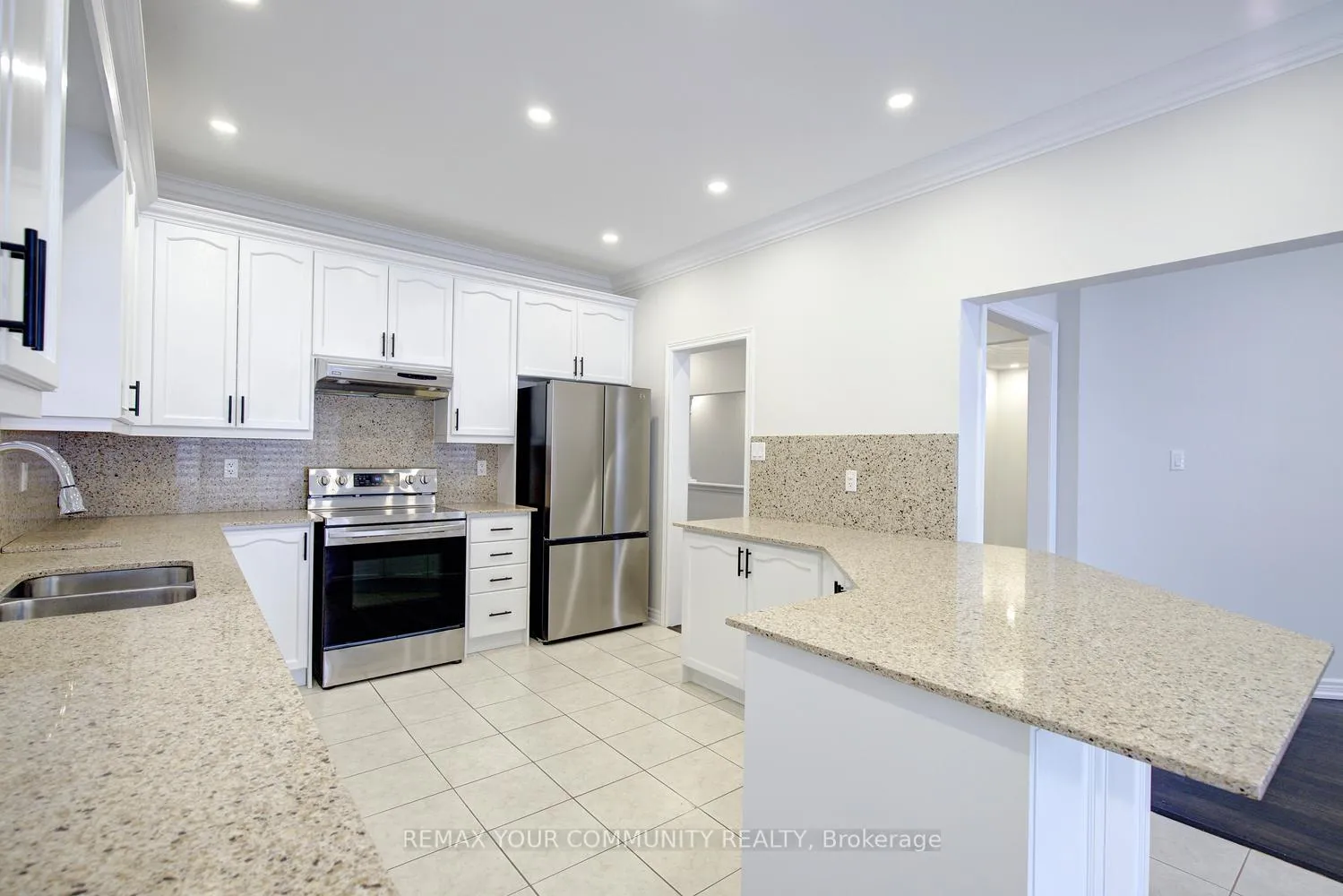 Photo 22 of 112 Golden Forest Road, Vaughan, Patterson — HOMEH