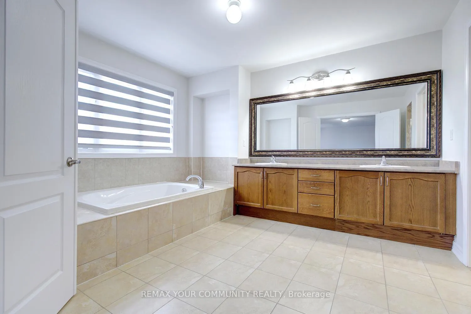 Photo 33 of 112 Golden Forest Road, Vaughan, Patterson — HOMEH