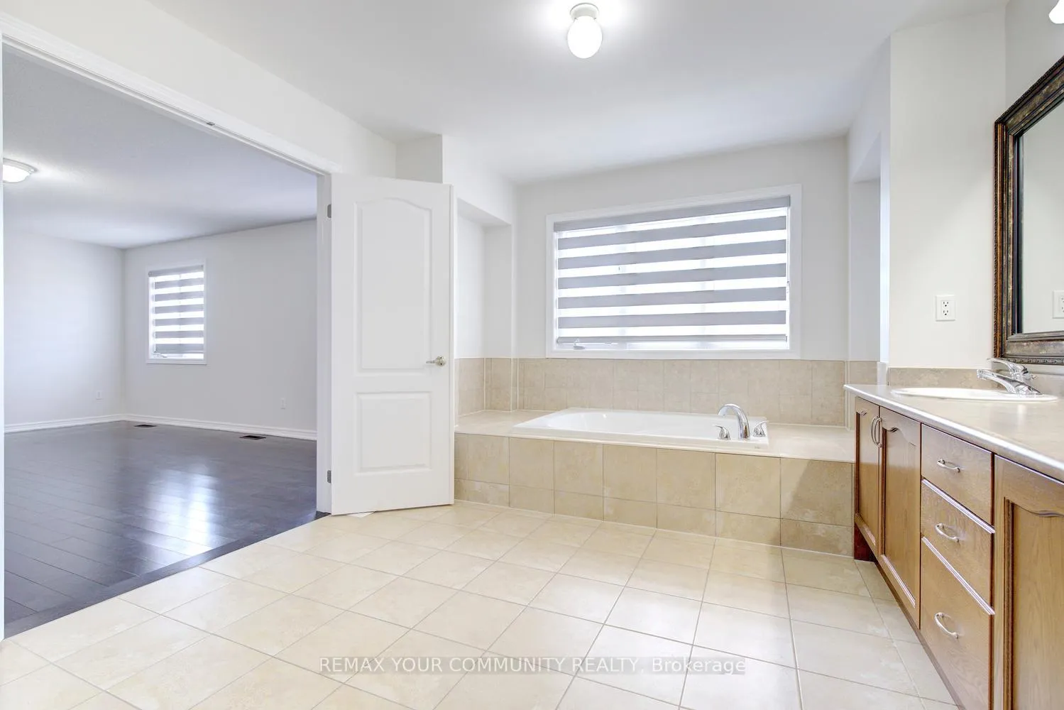 Photo 34 of 112 Golden Forest Road, Vaughan, Patterson — HOMEH