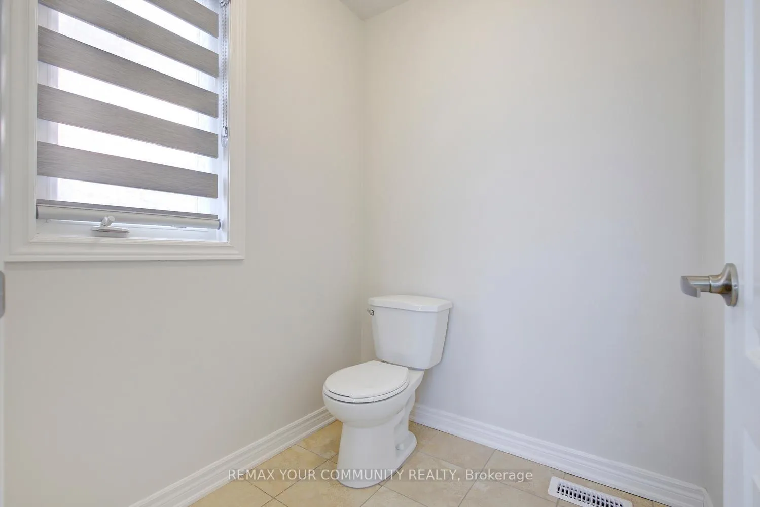 Photo 37 of 112 Golden Forest Road, Vaughan, Patterson — HOMEH