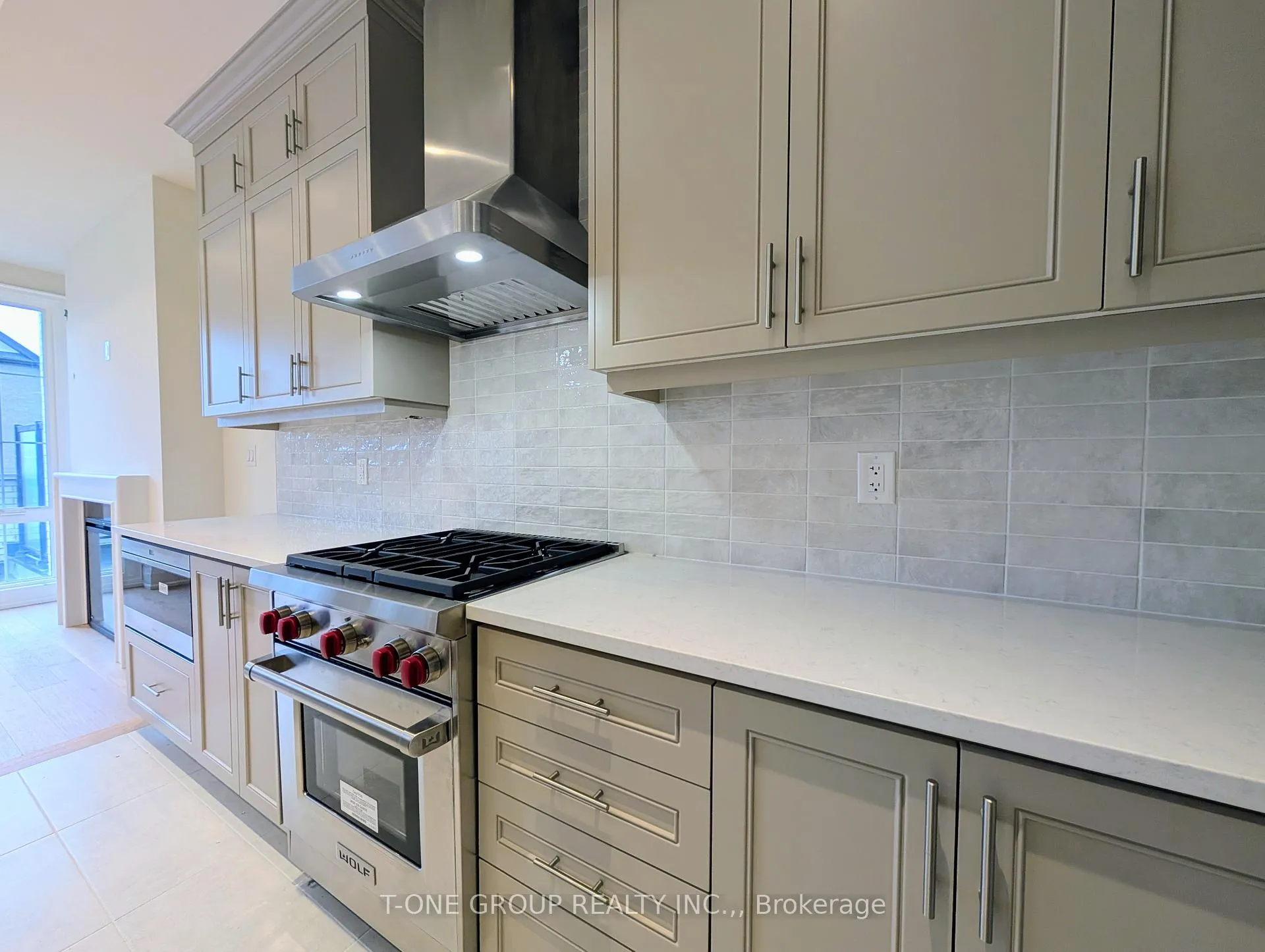 Photo 4 of 417 York Downs Boulevard, Markham, Cachet — HOMEH