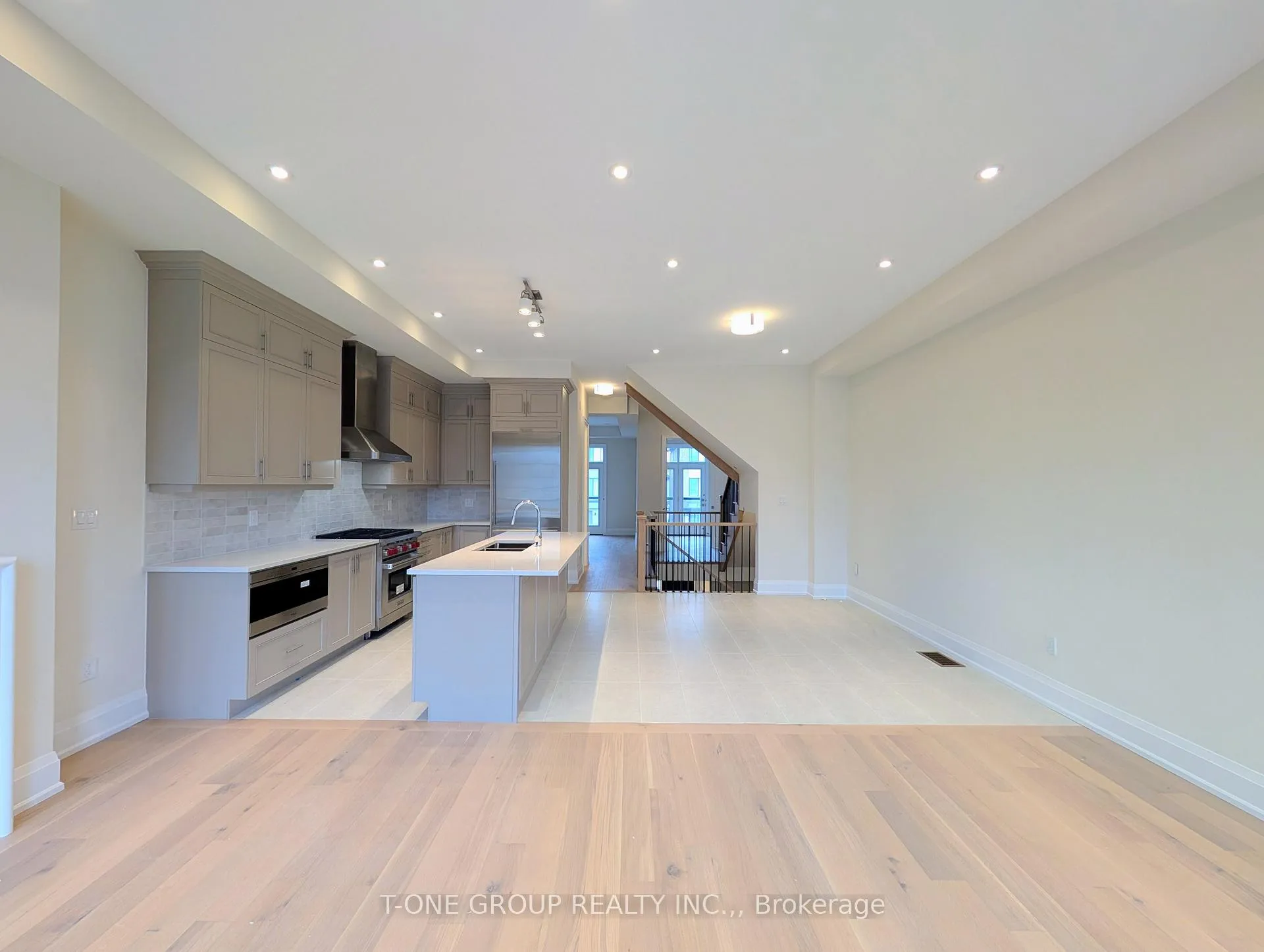 Photo 8 of 417 York Downs Boulevard, Markham, Cachet — HOMEH