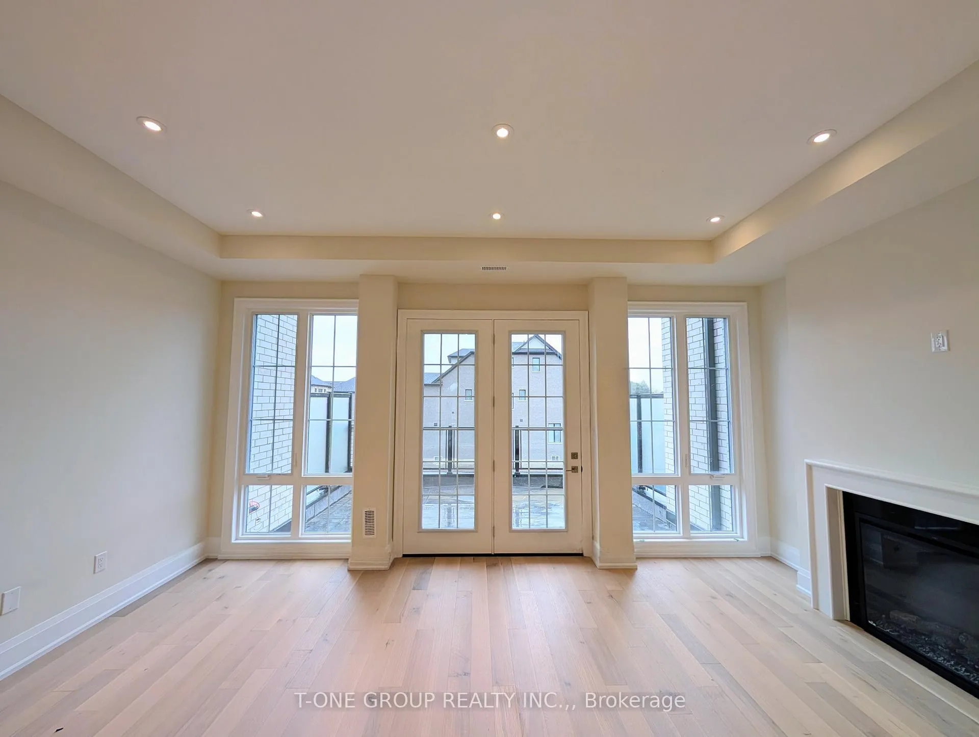 Photo 10 of 417 York Downs Boulevard, Markham, Cachet — HOMEH
