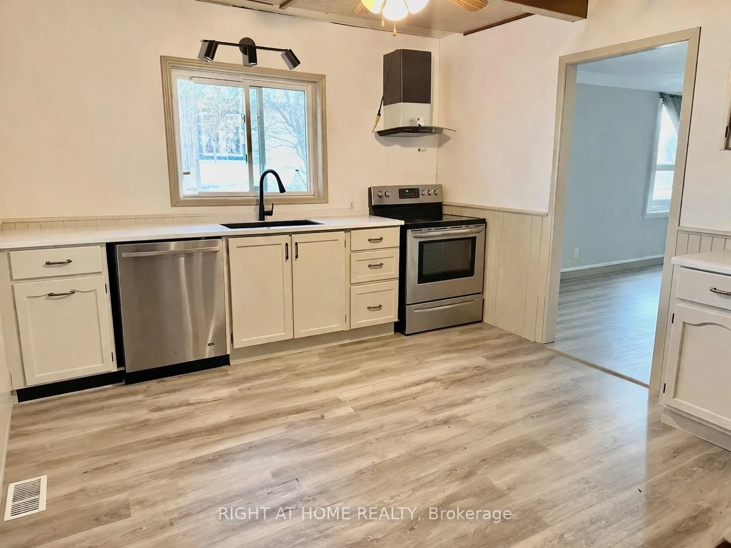 Photo 11 of 738 Mount Pleasant Road, Brant, Oakland — HOMEH