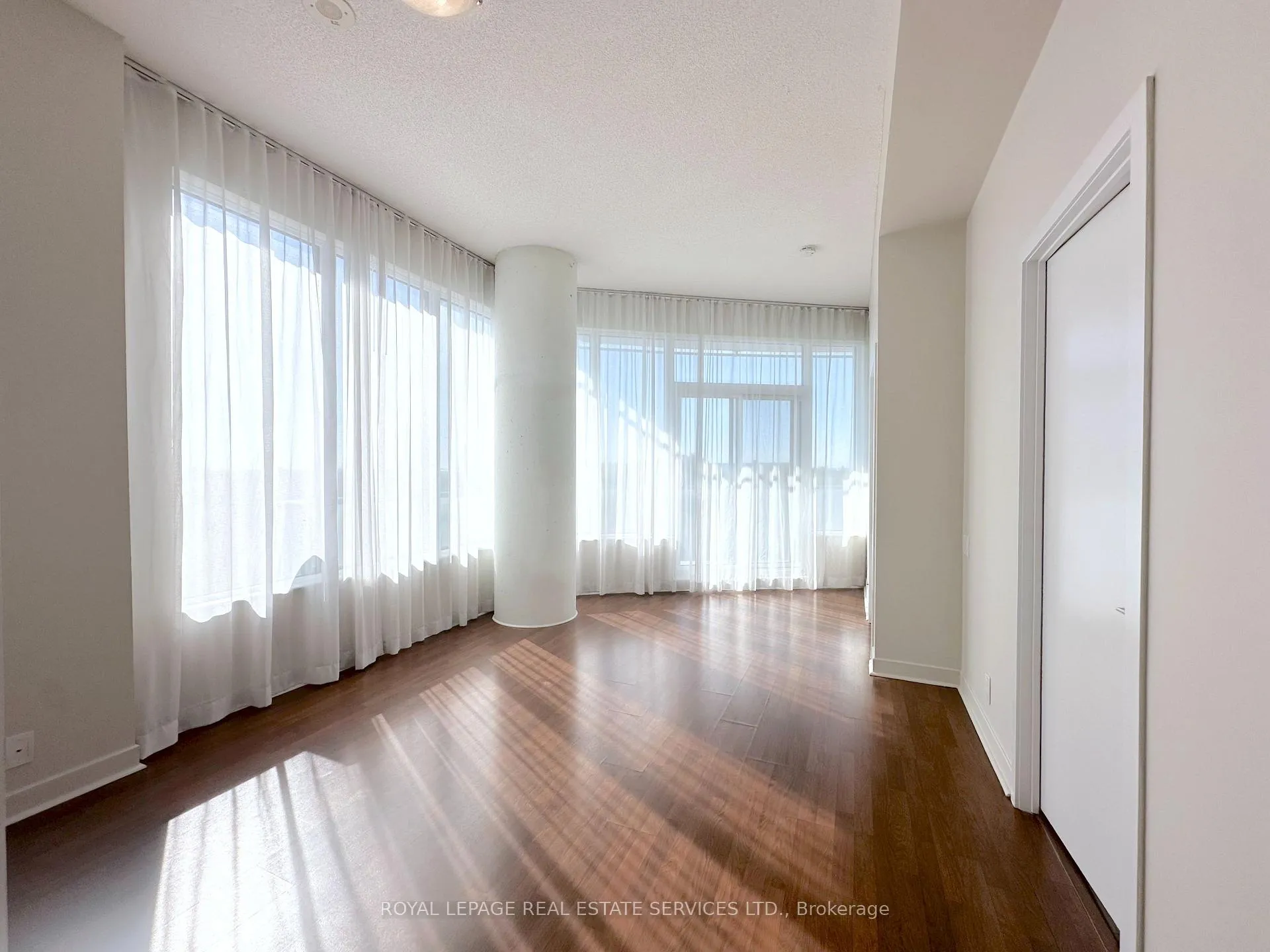 Photo 5 of Unit 404, 188 Clark Boulevard, Brampton, Queen Street Corridor — HOMEH