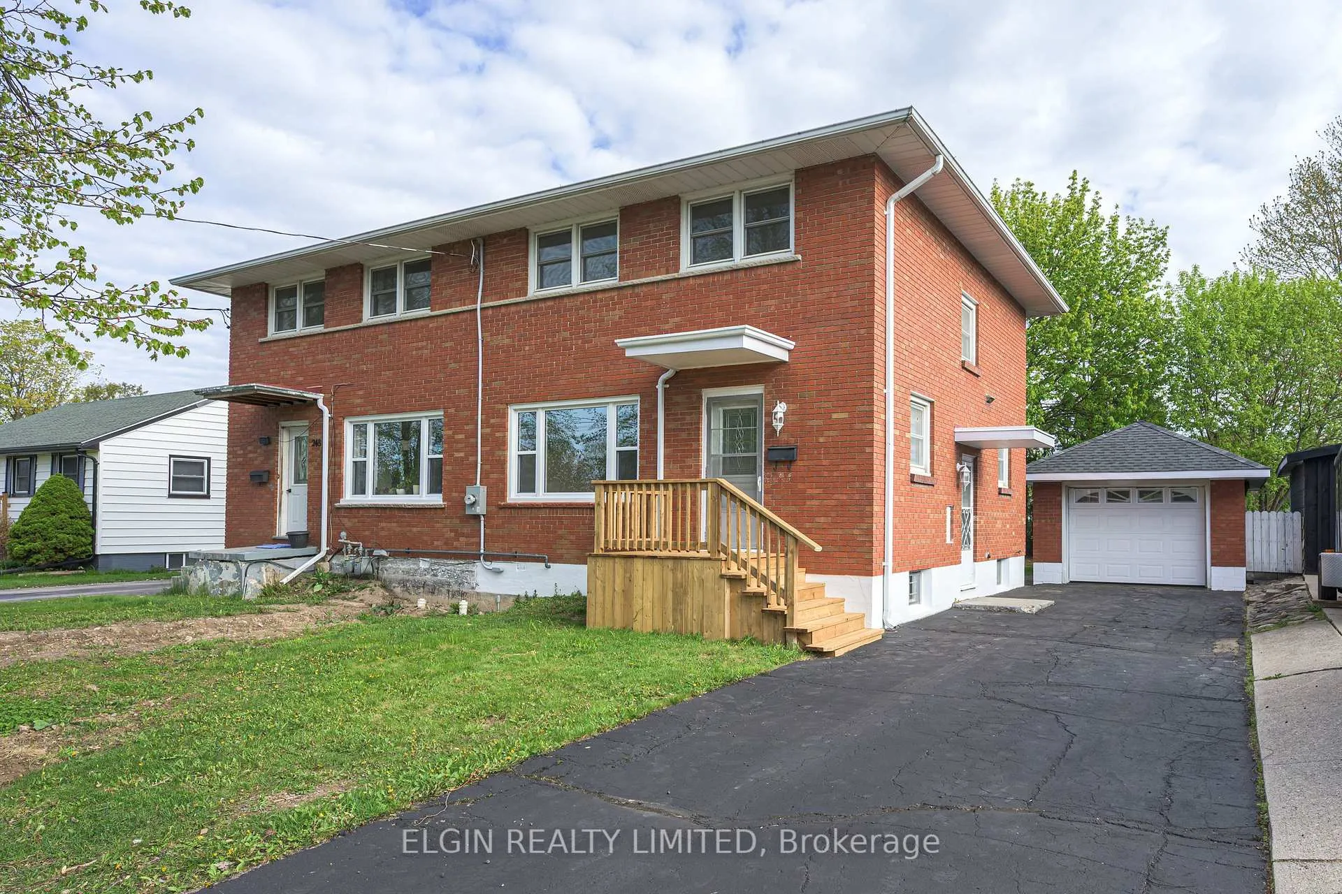 Photo 1 of 250 Forest Avenue, St. Thomas — HOMEH