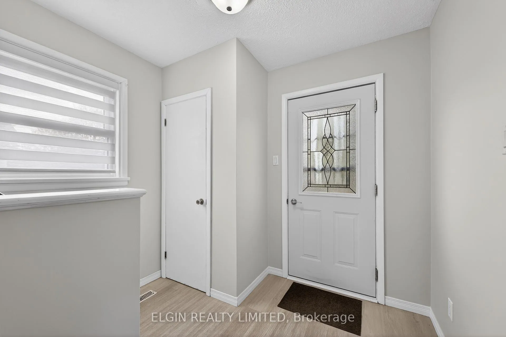 Photo 4 of 250 Forest Avenue, St. Thomas — HOMEH
