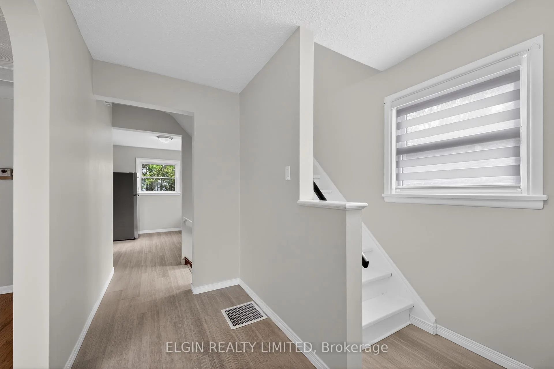 Photo 5 of 250 Forest Avenue, St. Thomas — HOMEH