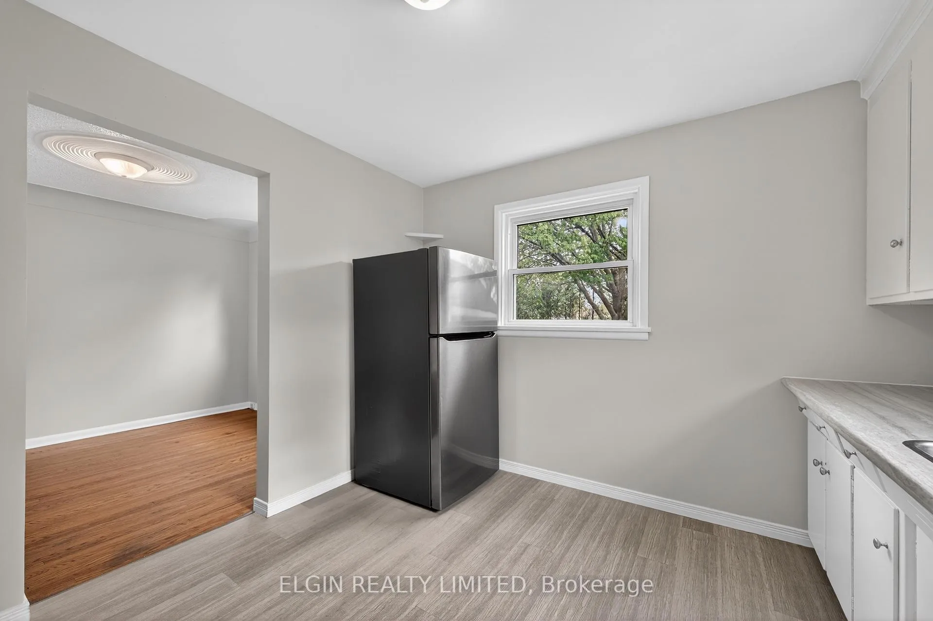 Photo 6 of 250 Forest Avenue, St. Thomas — HOMEH