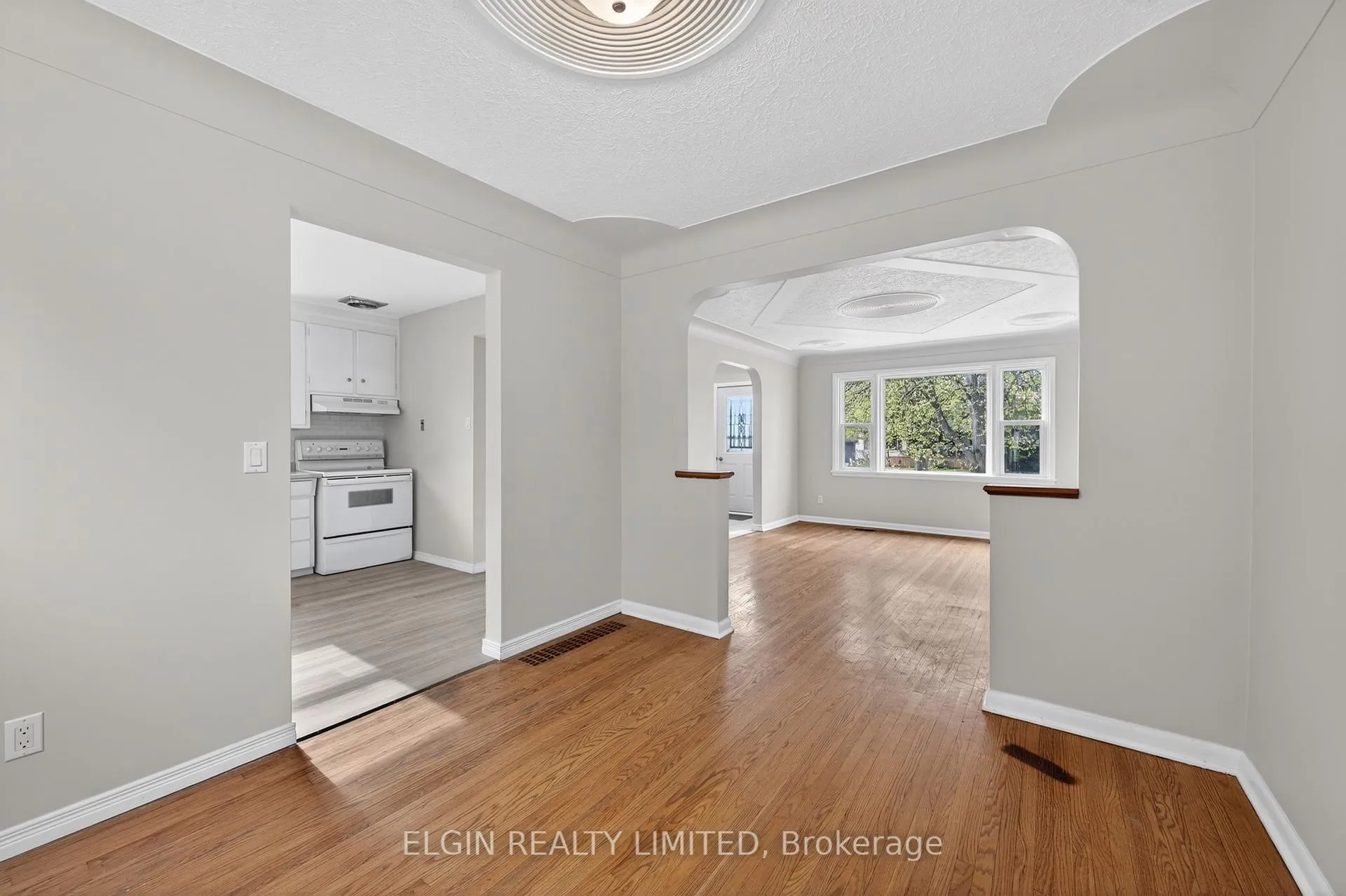 Photo 11 of 250 Forest Avenue, St. Thomas — HOMEH