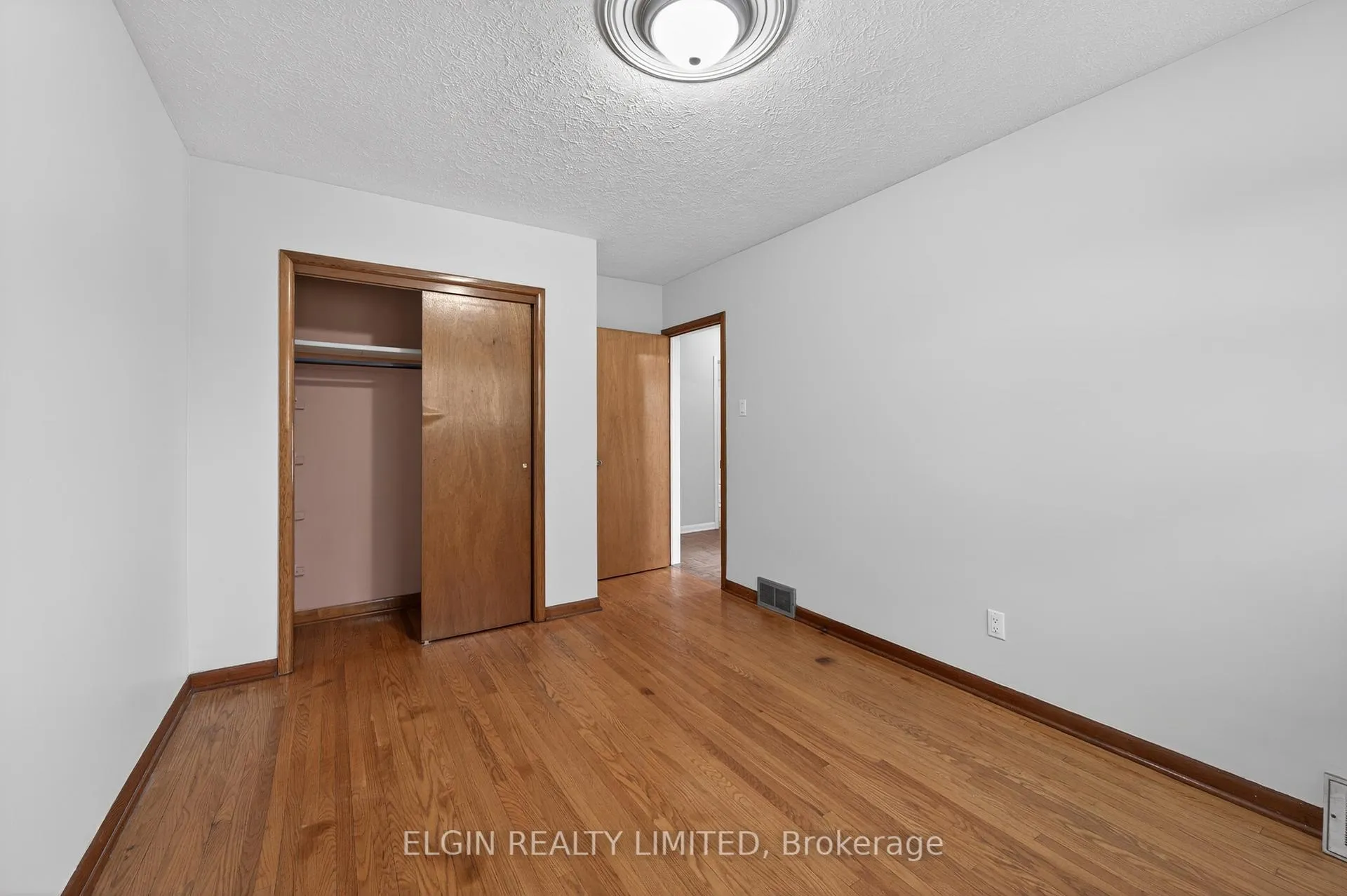 Photo 13 of 250 Forest Avenue, St. Thomas — HOMEH