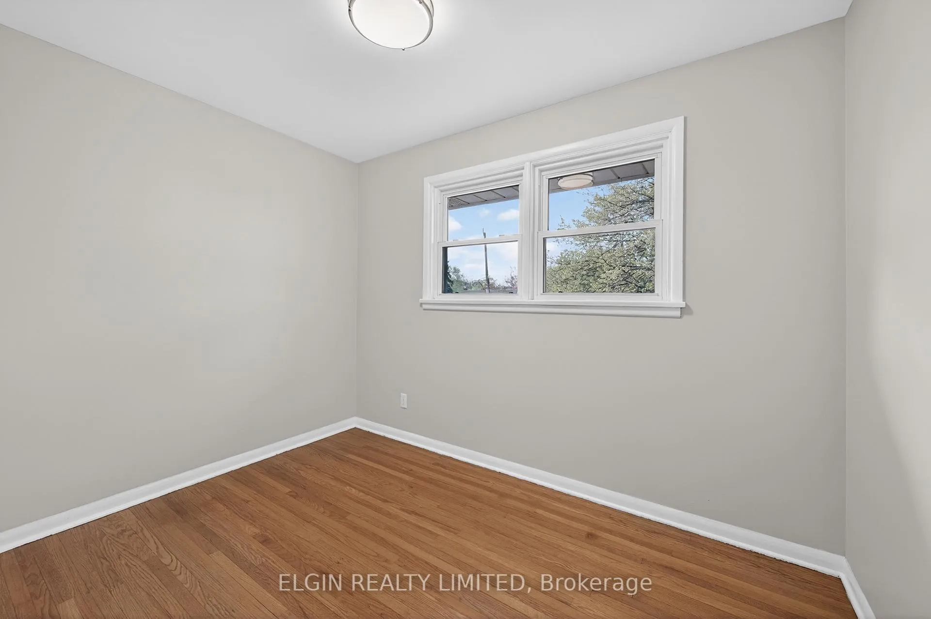 Photo 14 of 250 Forest Avenue, St. Thomas — HOMEH