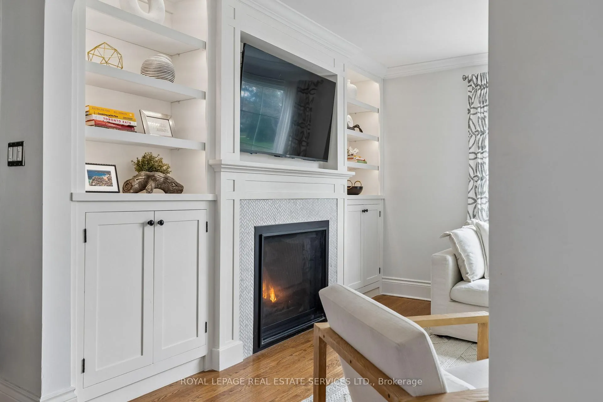 Photo 4 of 196 Berry Road, Etobicoke, Stonegate-Queensway — HOMEH