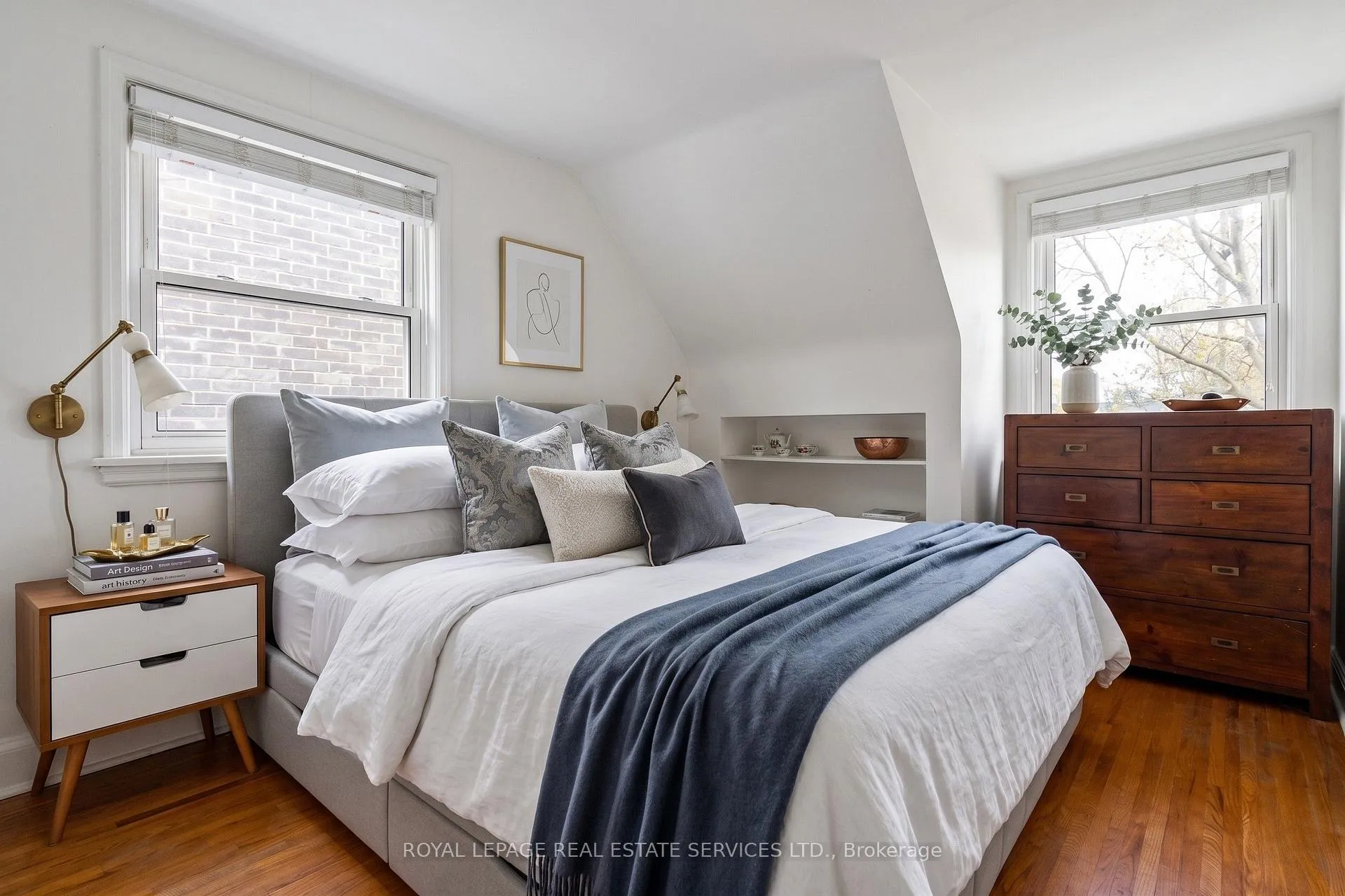 Photo 13 of 196 Berry Road, Etobicoke, Stonegate-Queensway — HOMEH