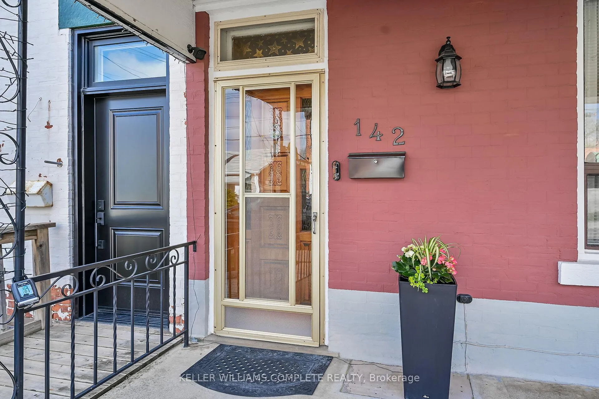 Photo 2 of 142 Ray Street N, Hamilton, Strathcona — HOMEH
