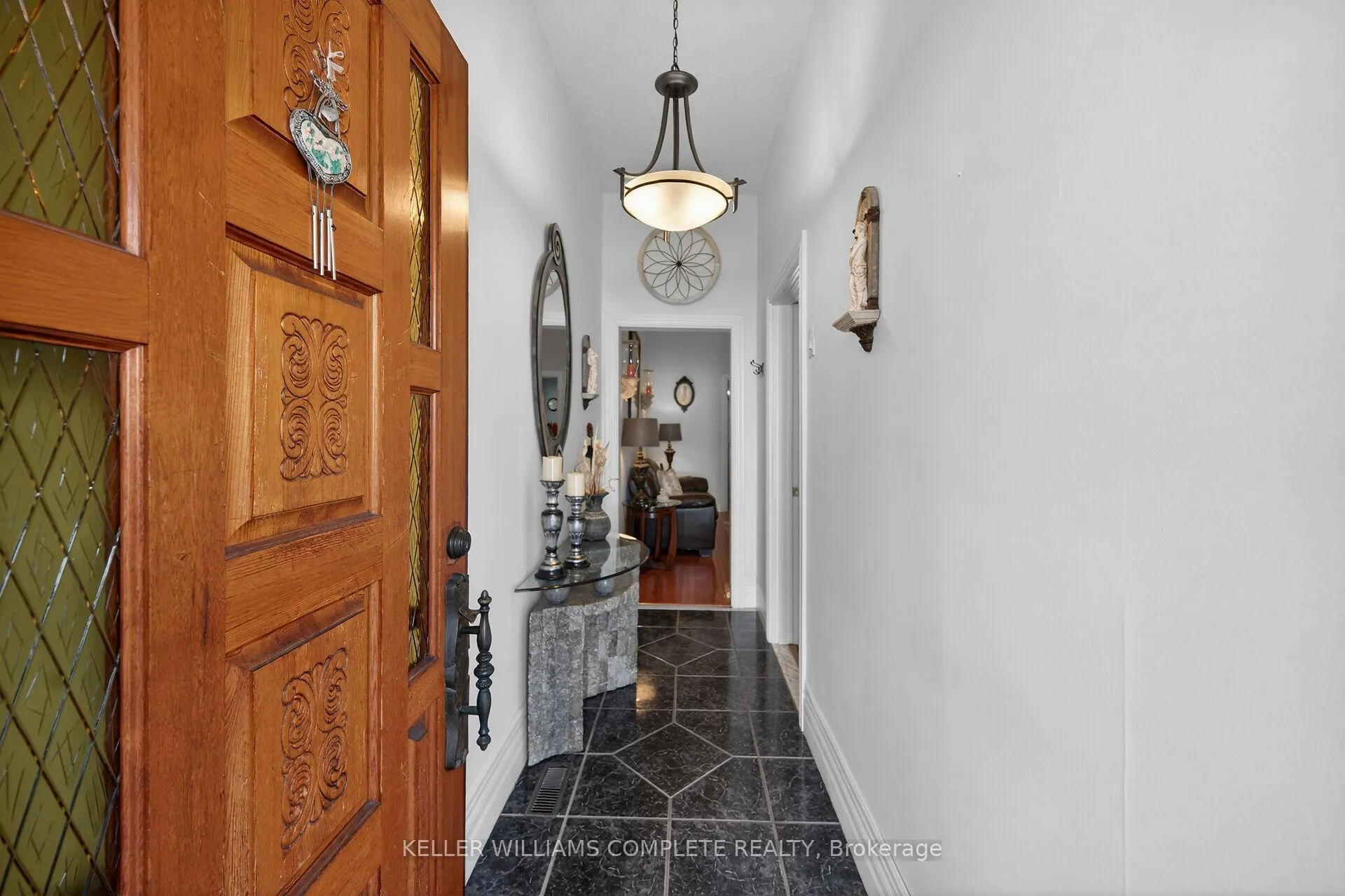 Photo 3 of 142 Ray Street N, Hamilton, Strathcona — HOMEH