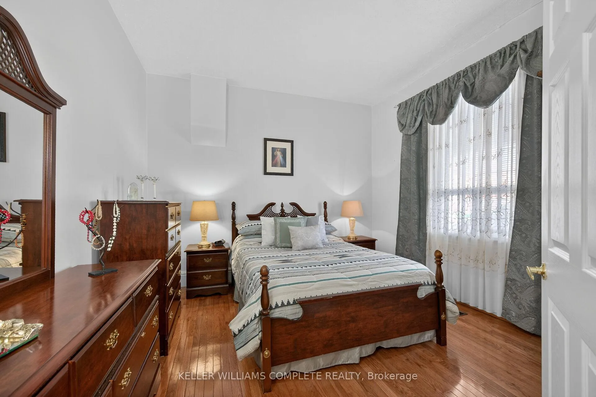 Photo 16 of 142 Ray Street N, Hamilton, Strathcona — HOMEH