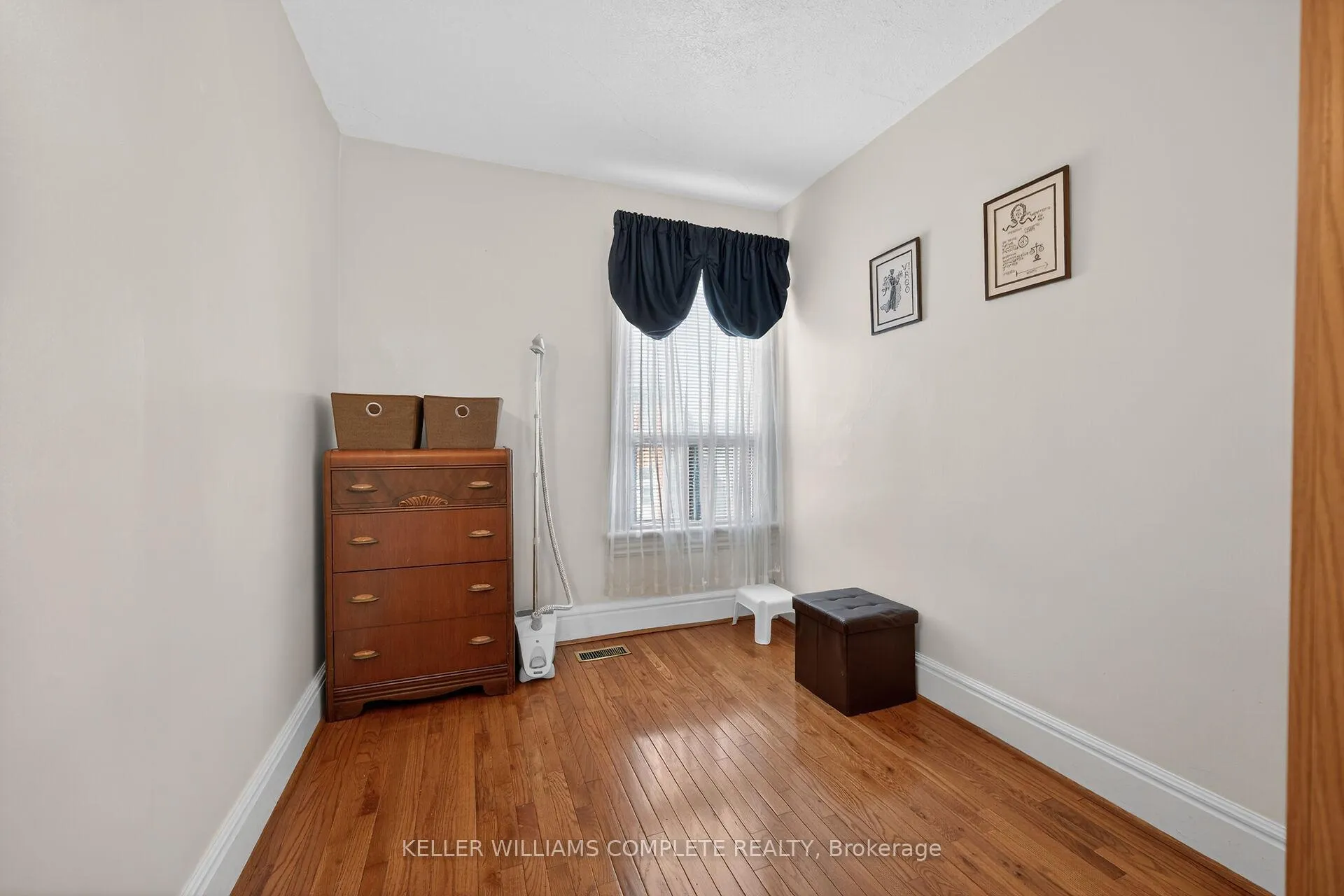 Photo 23 of 142 Ray Street N, Hamilton, Strathcona — HOMEH