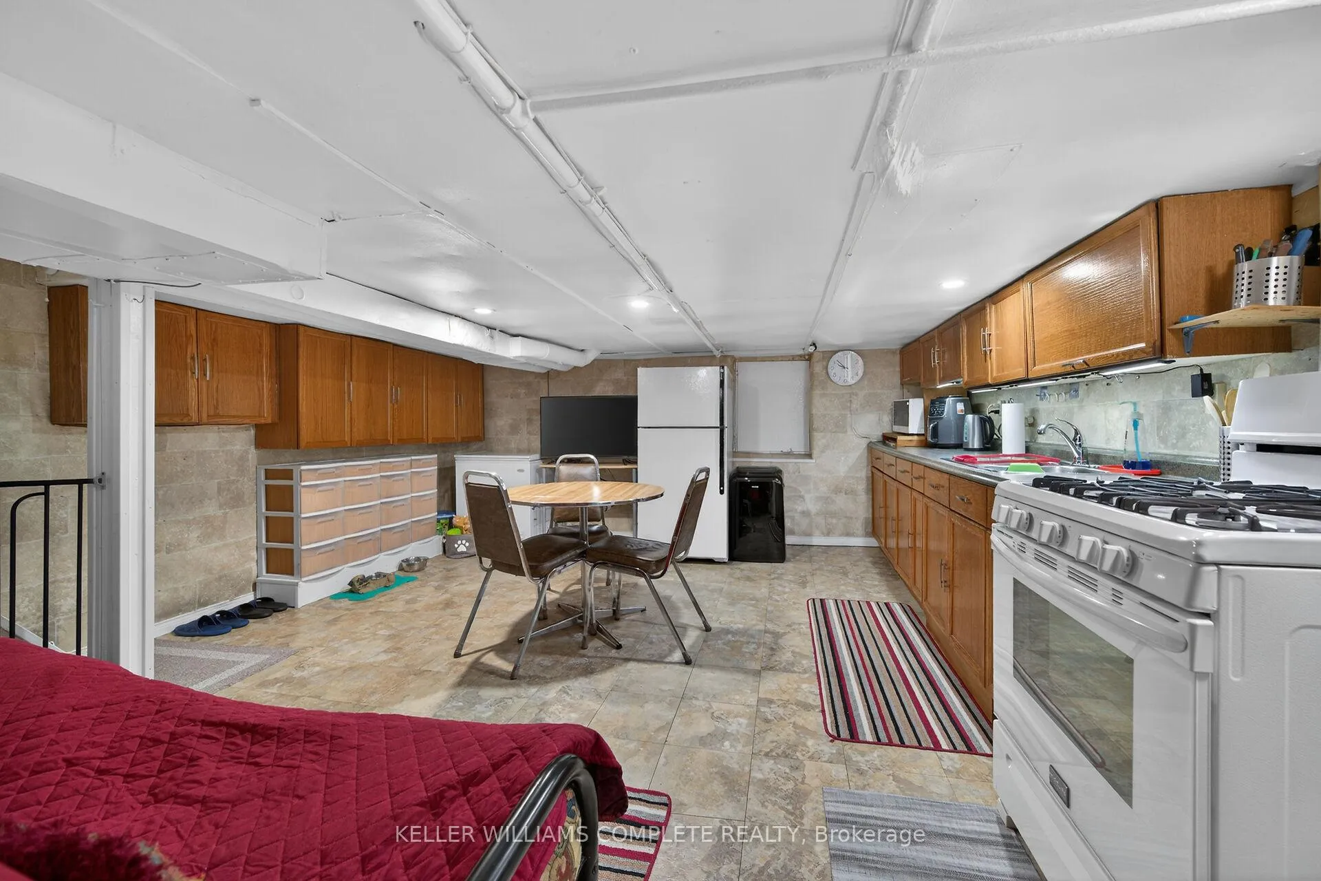 Photo 28 of 142 Ray Street N, Hamilton, Strathcona — HOMEH