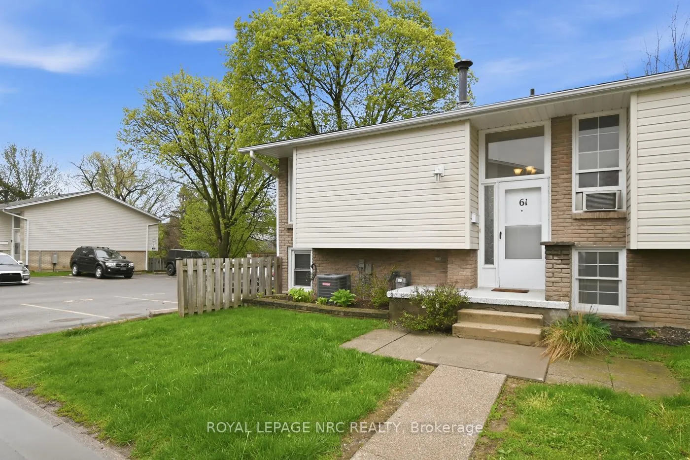 Photo 2 of Unit 61, 151 Parnell Road, St. Catharines, Vine/Linwell — HOMEH