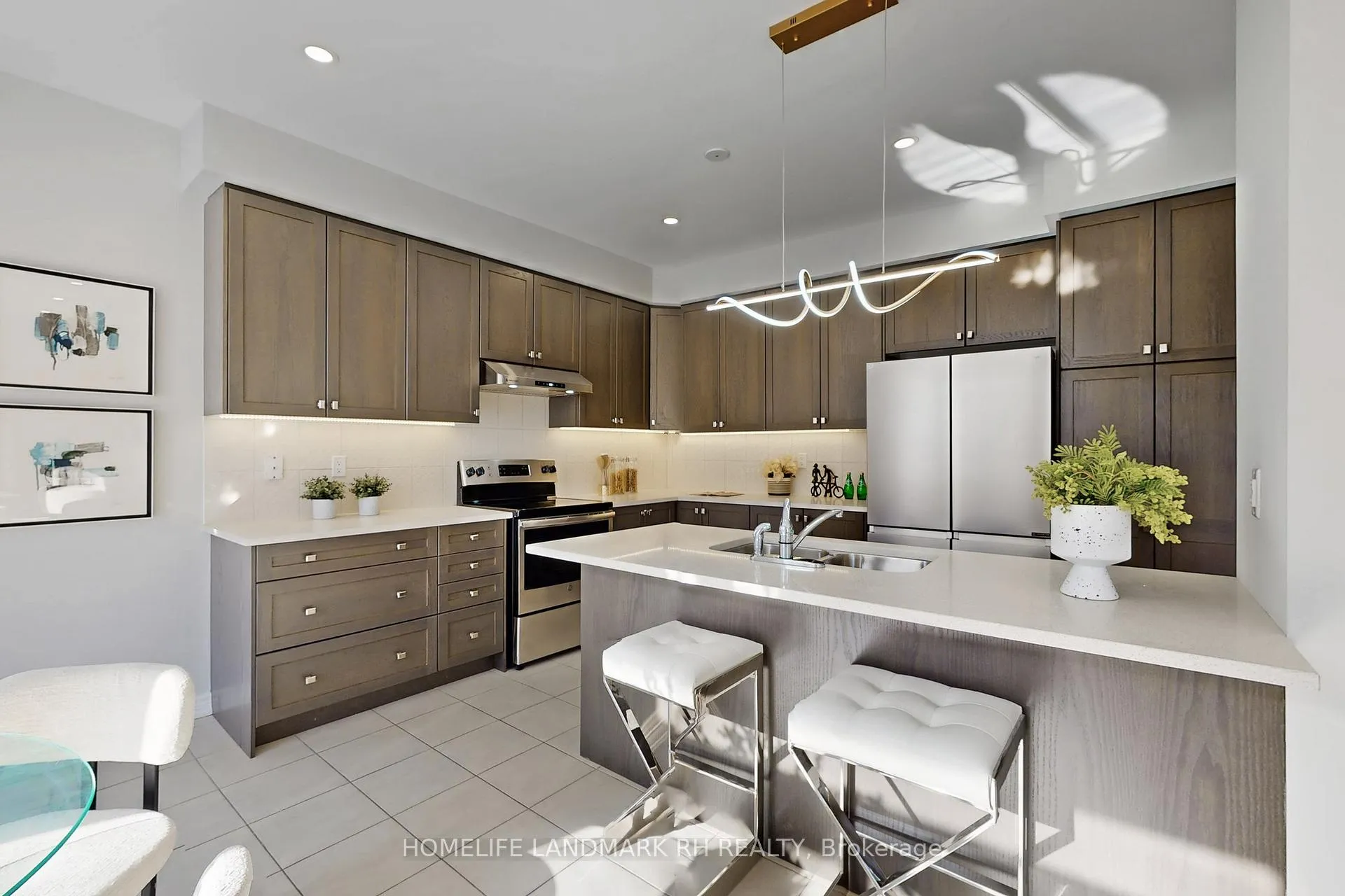 Photo 9 of 207 Ronald Hooper Avenue, Clarington, Bowmanville — HOMEH