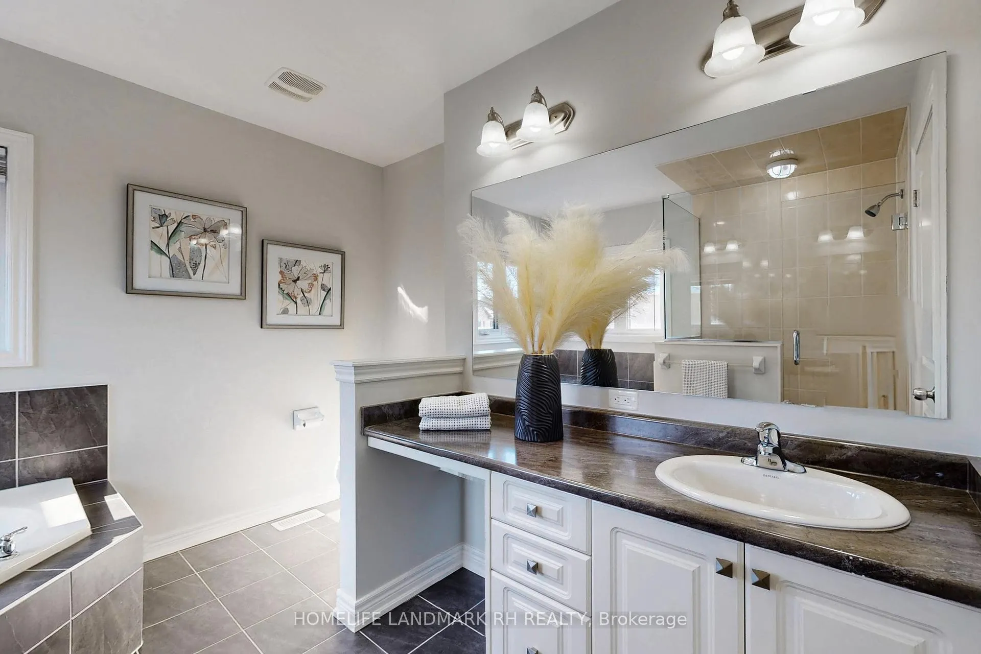 Photo 23 of 207 Ronald Hooper Avenue, Clarington, Bowmanville — HOMEH