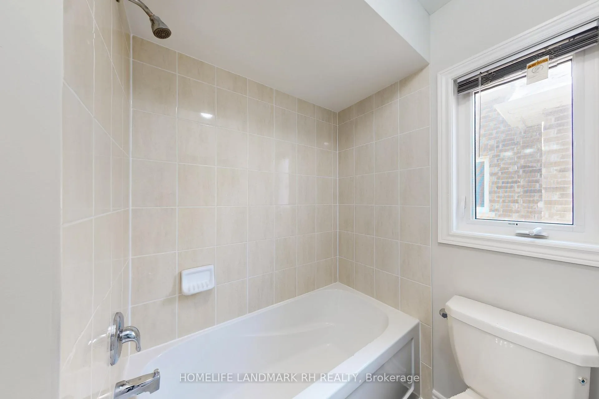 Photo 32 of 207 Ronald Hooper Avenue, Clarington, Bowmanville — HOMEH