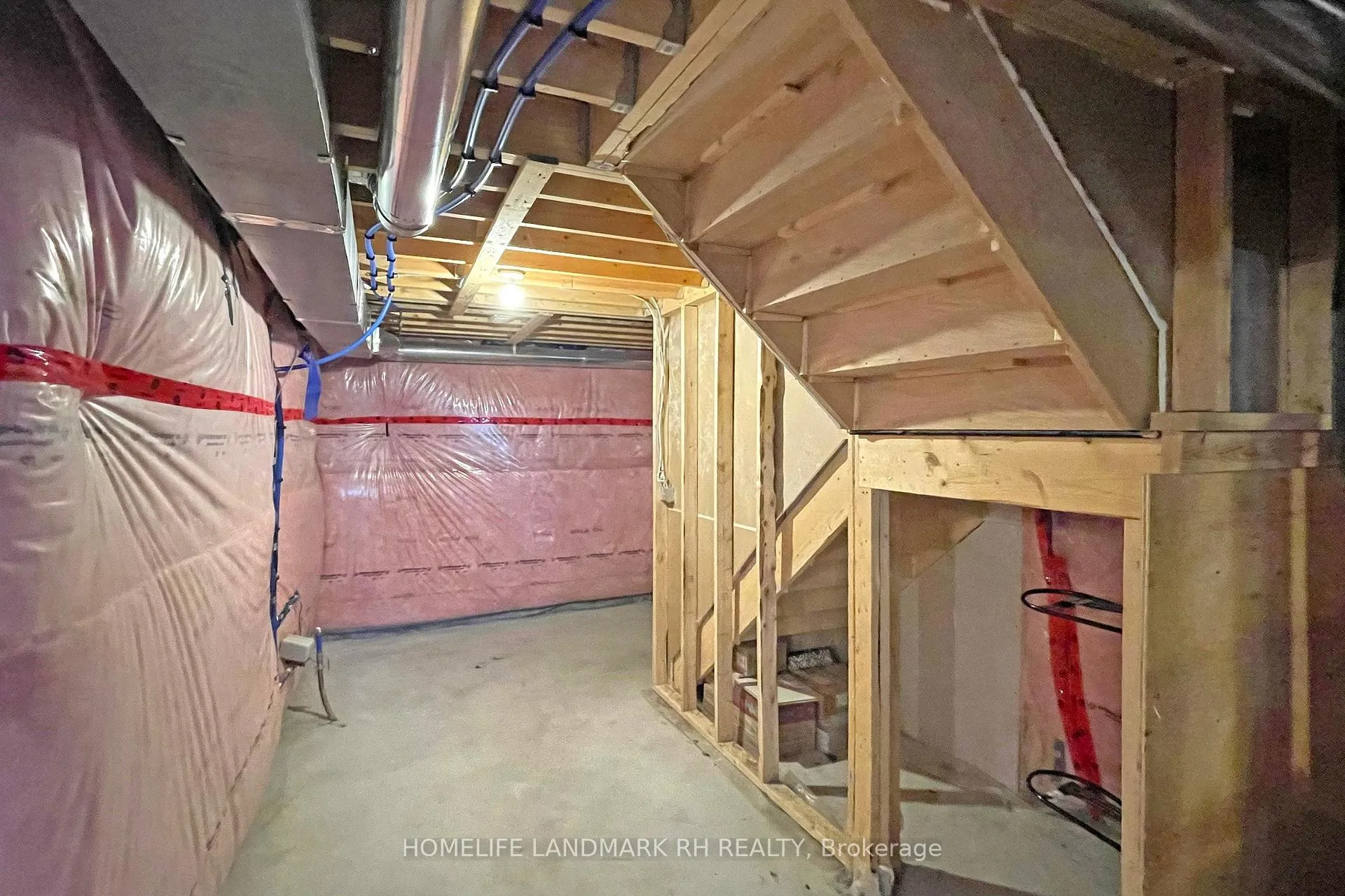 Photo 36 of 207 Ronald Hooper Avenue, Clarington, Bowmanville — HOMEH