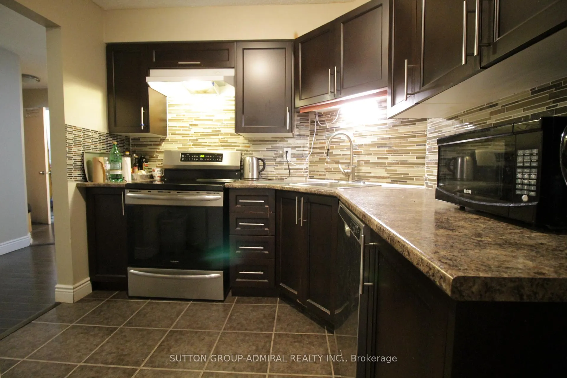 Photo 15 of Unit 610, 41 Markbrook Lane, Etobicoke, Mount Olive-Silverstone-Jamestown — HOMEH