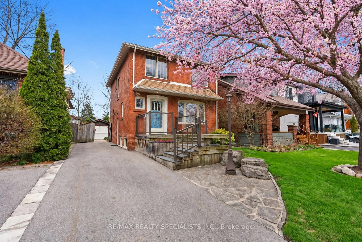 Photo 1 of 18 Dartmouth Crescent, Etobicoke, Mimico — HOMEH