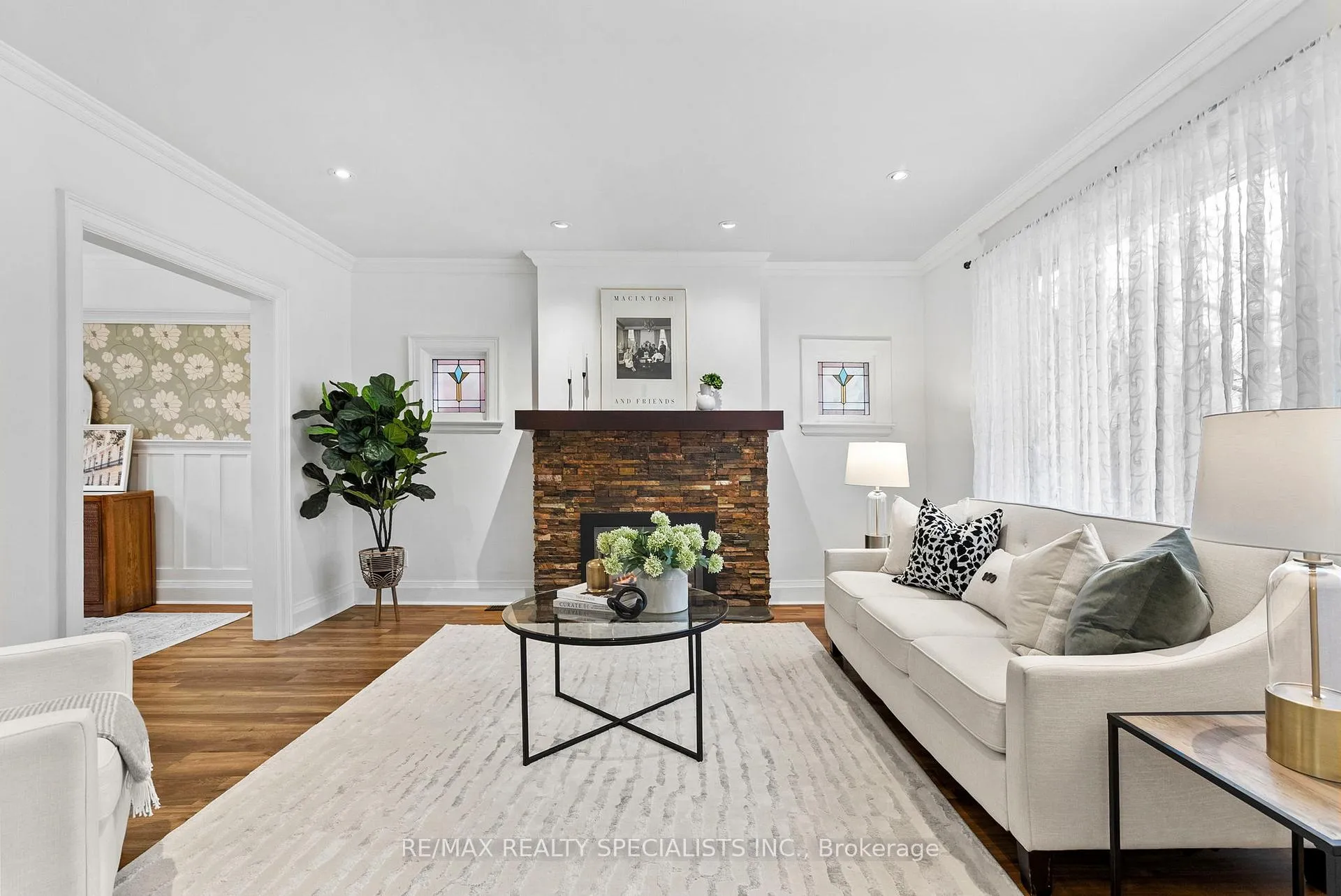 Photo 5 of 18 Dartmouth Crescent, Etobicoke, Mimico — HOMEH