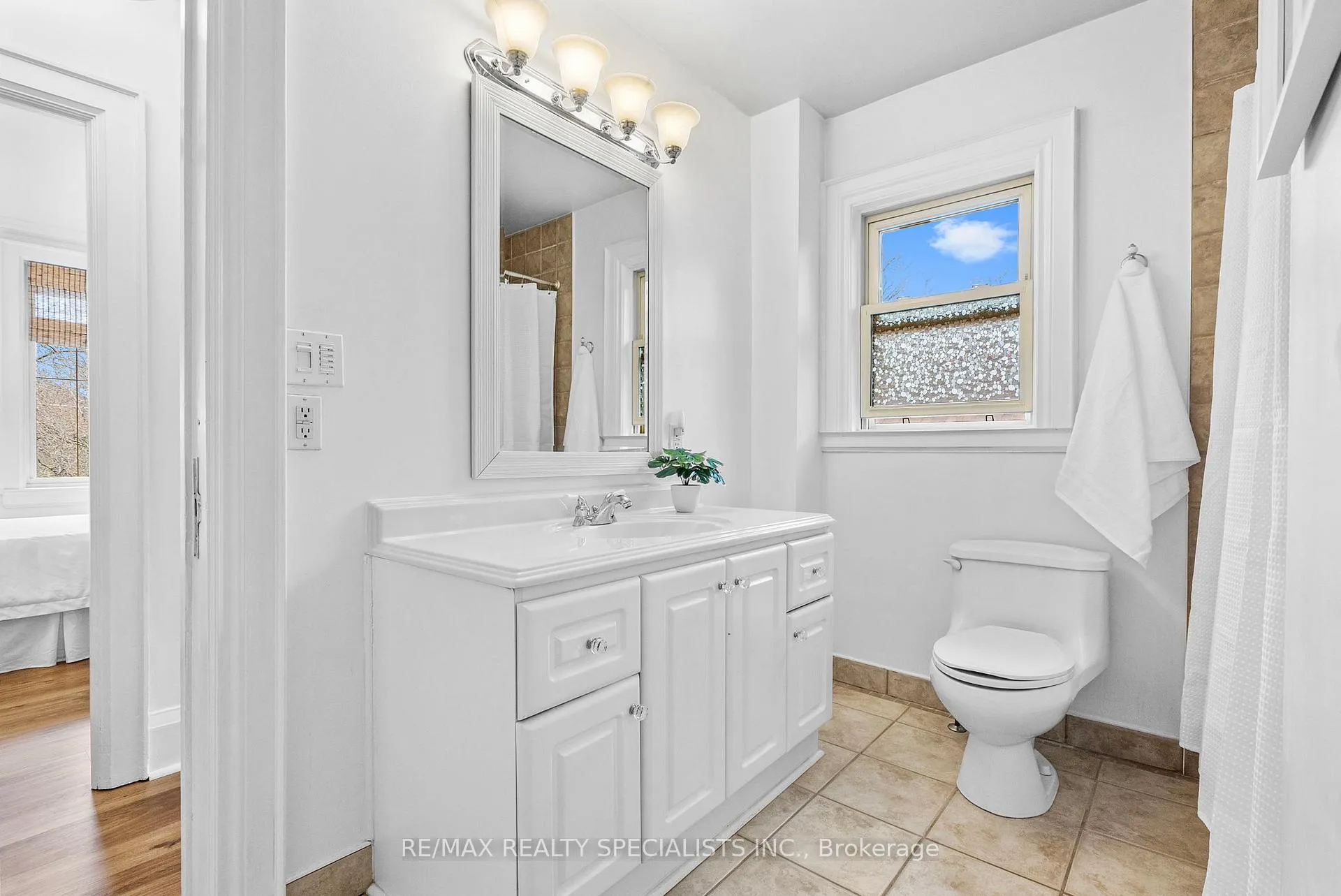 Photo 30 of 18 Dartmouth Crescent, Etobicoke, Mimico — HOMEH