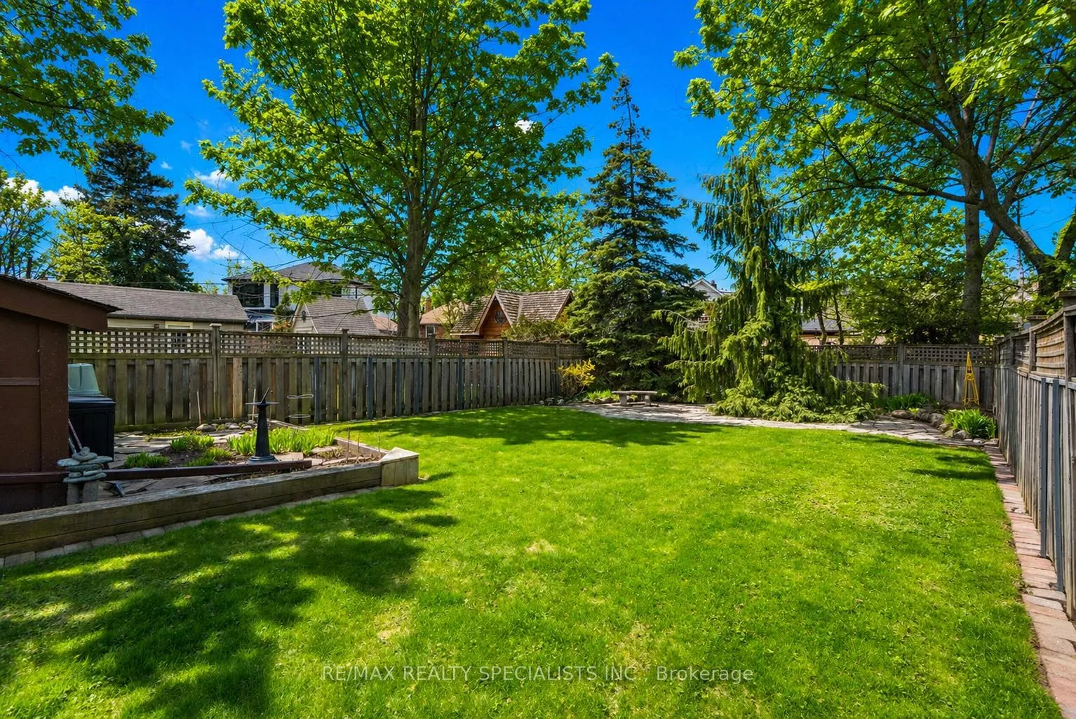 Photo 40 of 18 Dartmouth Crescent, Etobicoke, Mimico — HOMEH