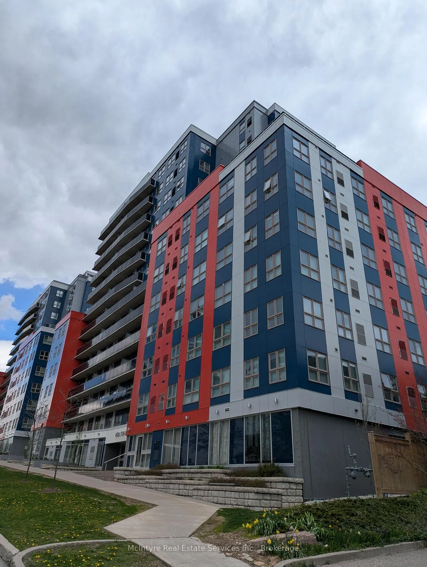 Photo 1 of Unit 155, 258A Sunview Street, Waterloo, Beechwood/University — HOMEH
