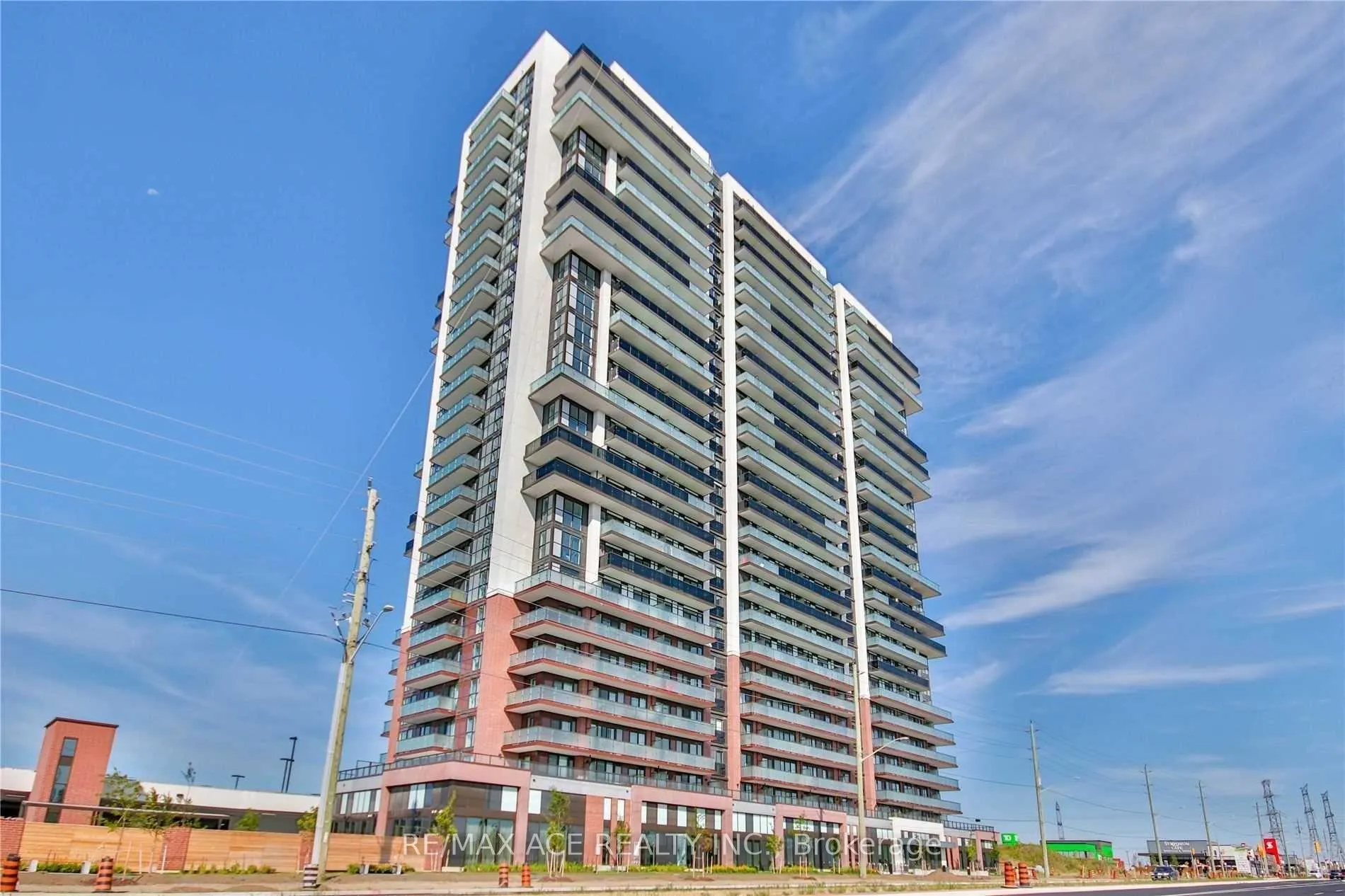 Front of Unit 218, 2550 Simcoe Street N