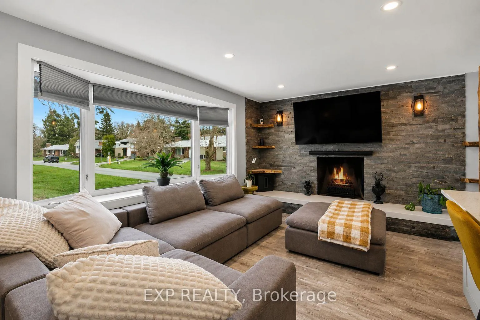 Photo 2 of 1143 Jean Park Road, Ottawa, Manotick Long Island & Nicholls Island — HOMEH
