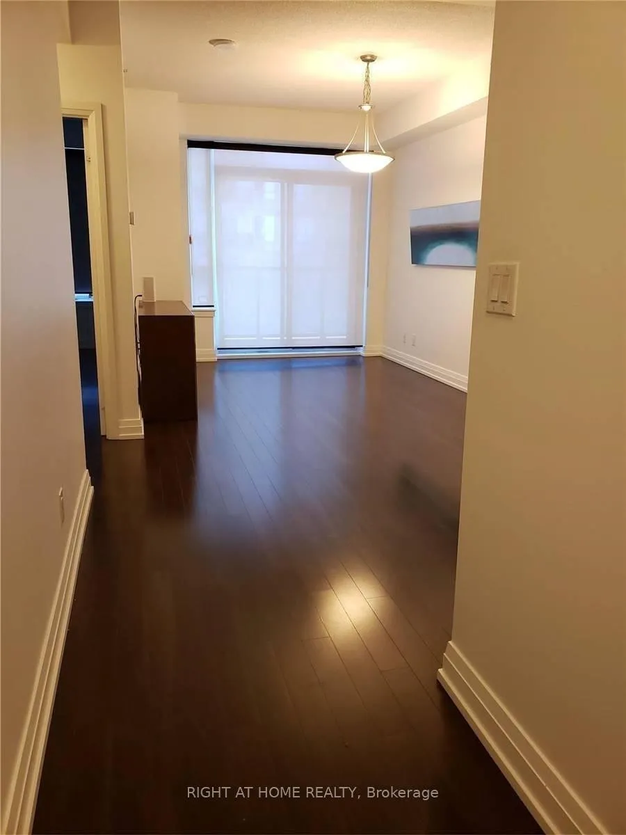 Photo 3 of Unit 631, 7165 Yonge Street E, Markham, Thornhill — HOMEH