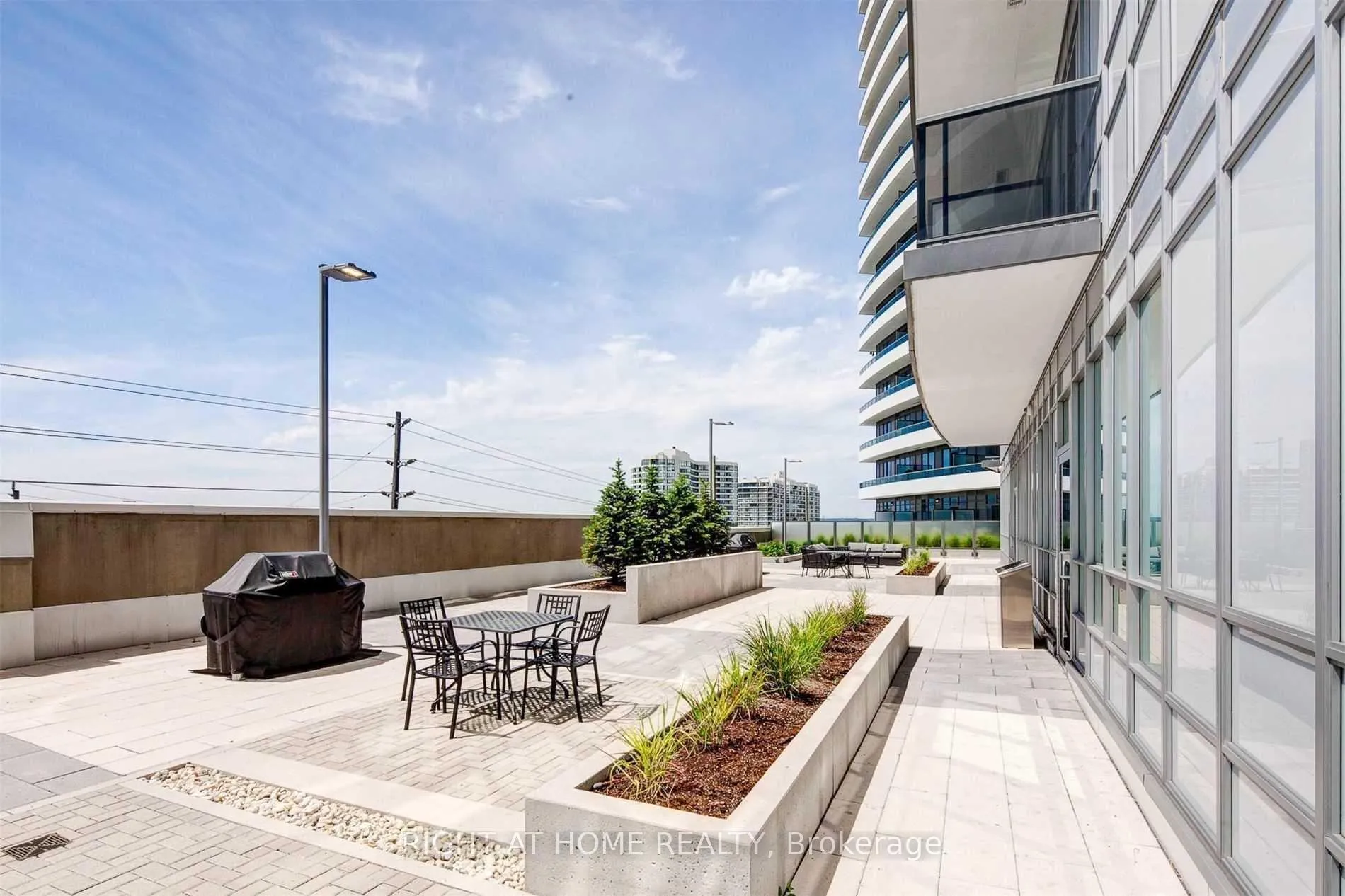 Photo 9 of Unit 631, 7165 Yonge Street E, Markham, Thornhill — HOMEH