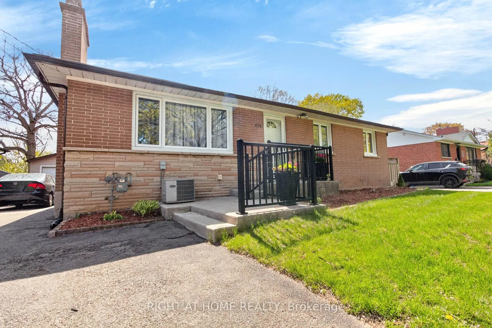 Photo 1 of 874 Francis Road, Burlington, LaSalle — HOMEH