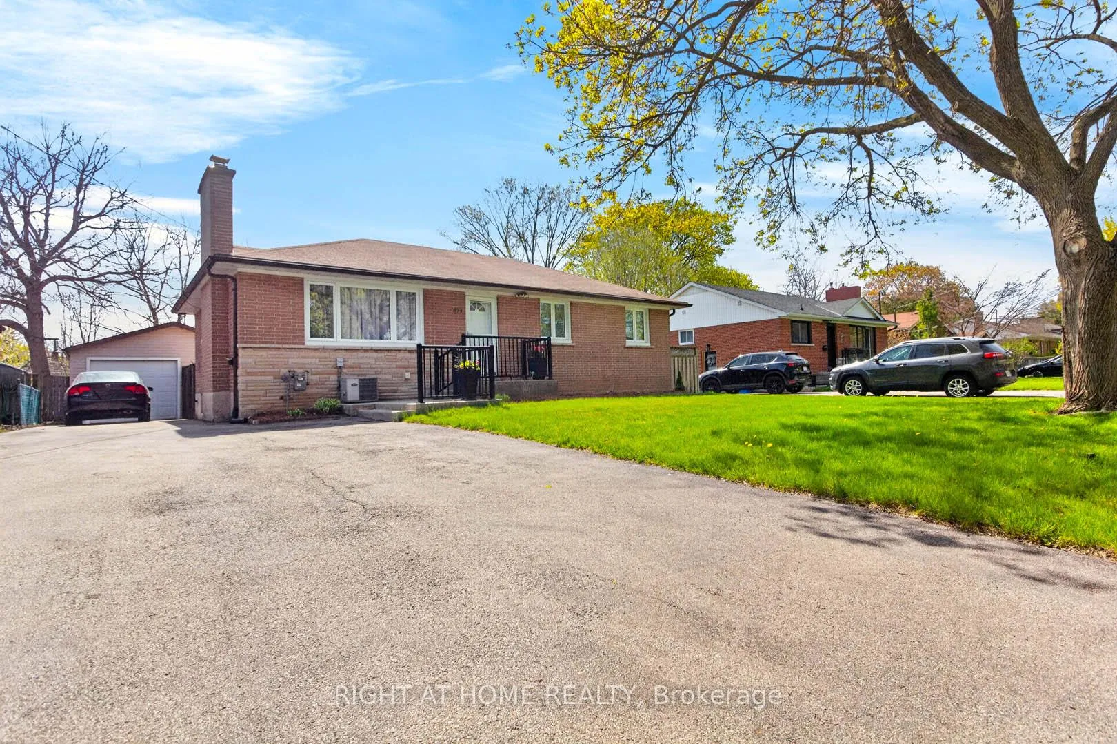 Photo 2 of 874 Francis Road, Burlington, LaSalle — HOMEH