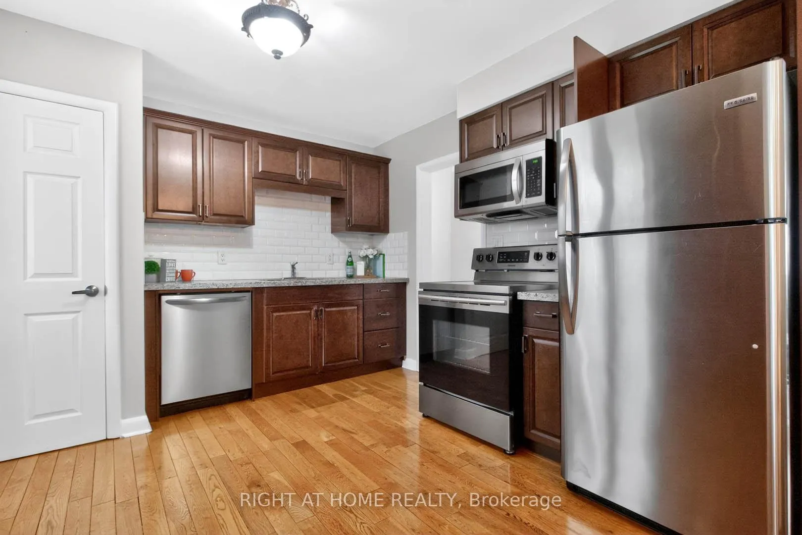 Photo 9 of 874 Francis Road, Burlington, LaSalle — HOMEH