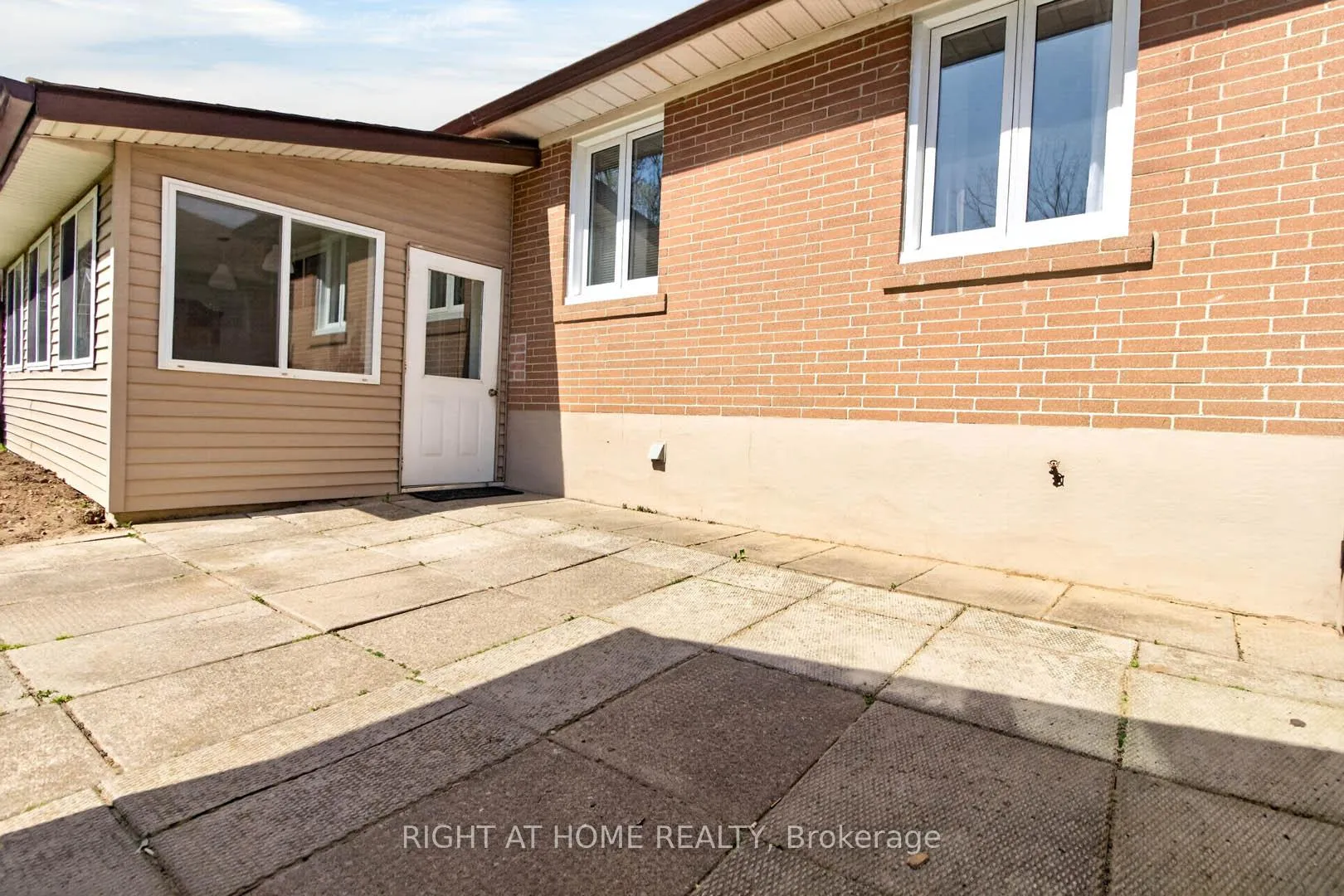 Photo 27 of 874 Francis Road, Burlington, LaSalle — HOMEH
