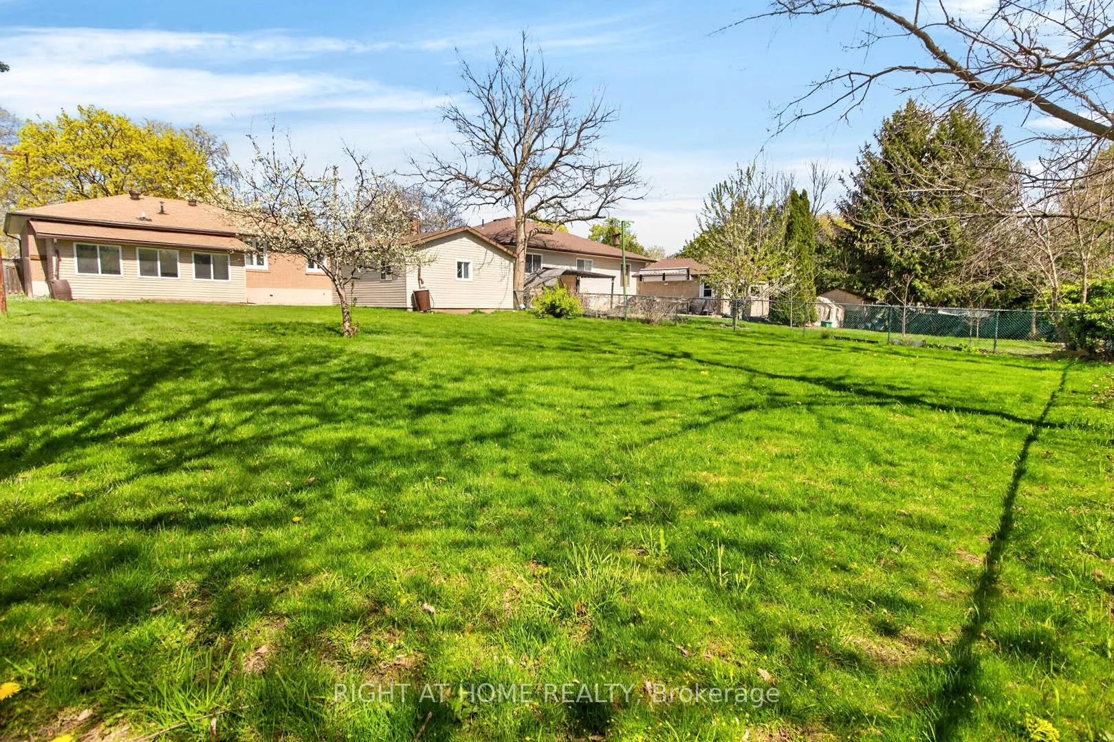 Photo 29 of 874 Francis Road, Burlington, LaSalle — HOMEH