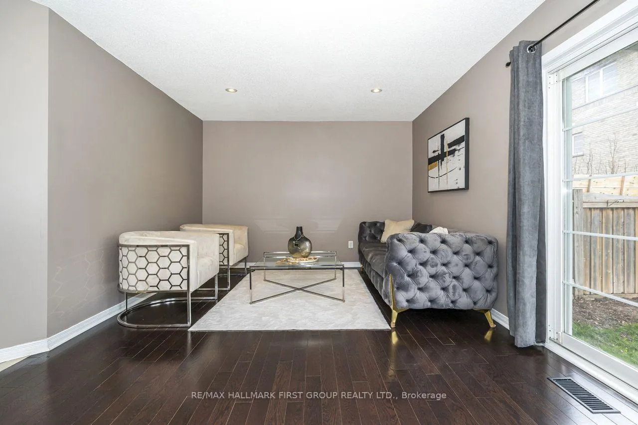 Photo 5 of 1 Webbford Street, Ajax, South West — HOMEH