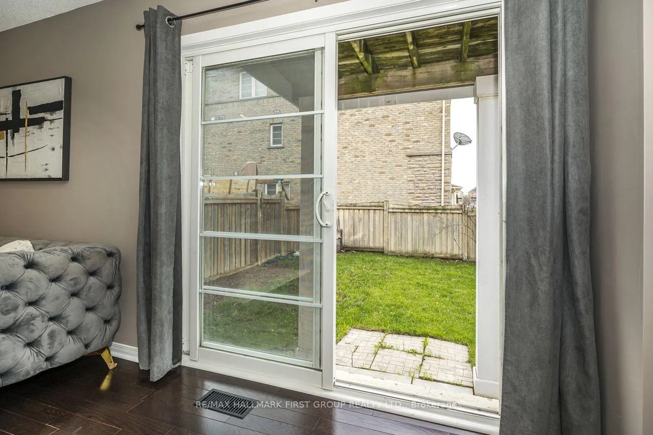 Photo 7 of 1 Webbford Street, Ajax, South West — HOMEH