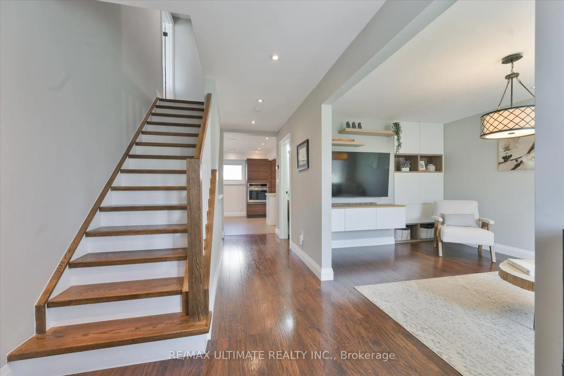 Photo 5 of 81 Andrea Road, Ajax, South East — HOMEH