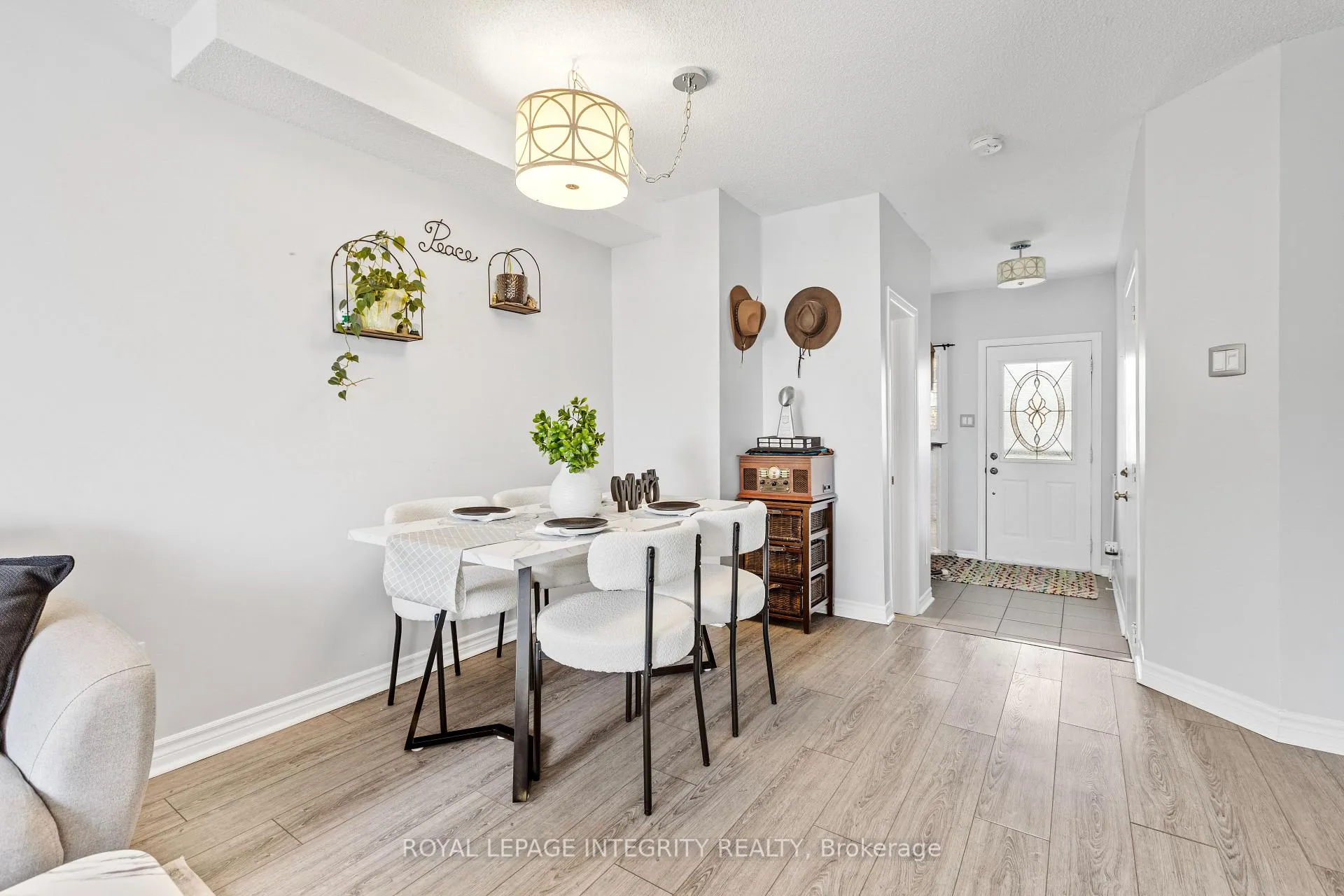 Photo 6 of 1483 Launay Avenue, Ottawa, Fallingbrook/Pineridge — HOMEH
