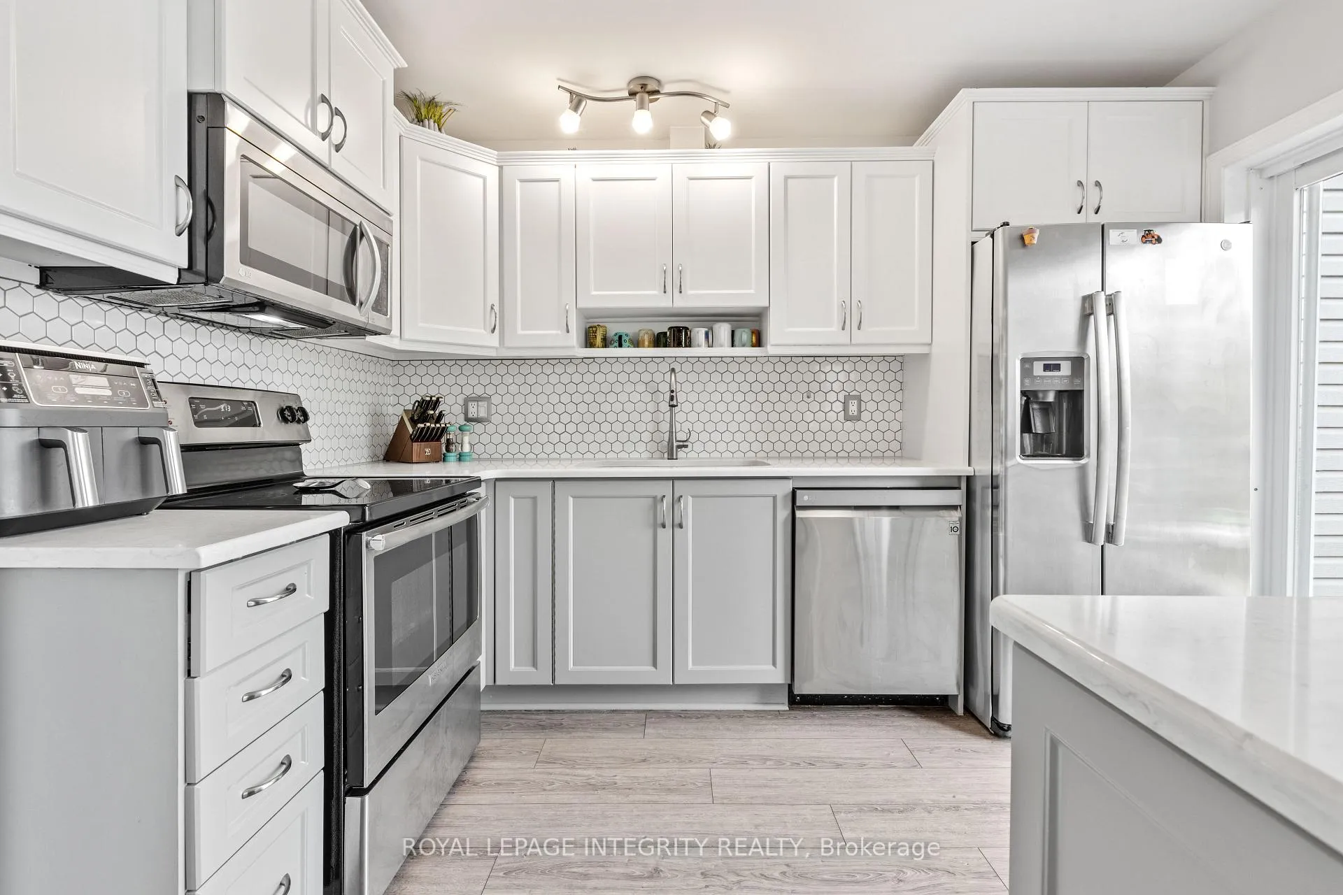 Photo 11 of 1483 Launay Avenue, Ottawa, Fallingbrook/Pineridge — HOMEH
